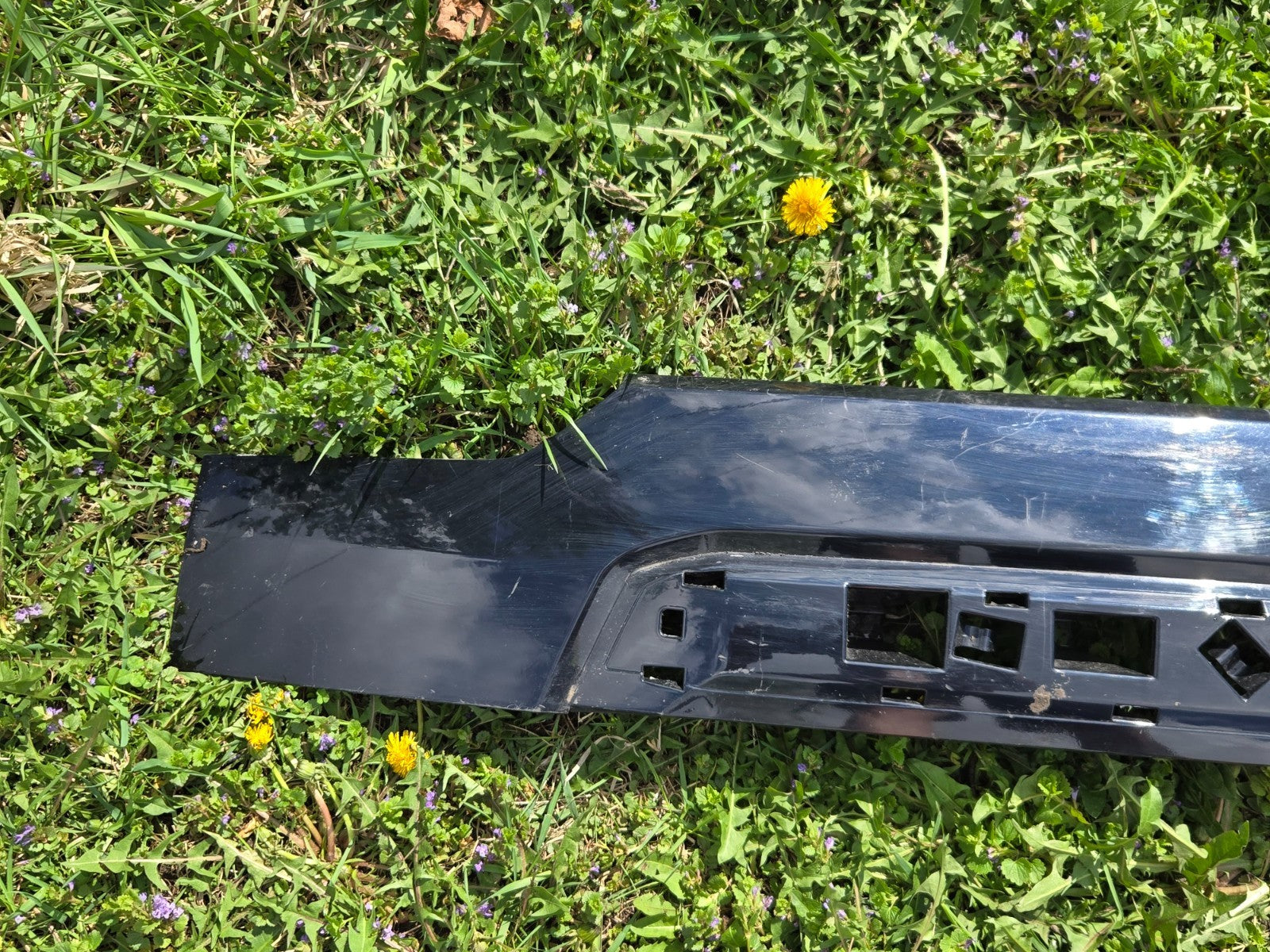 2021-2023 GMC Yukon XL Rear Tailgate Trim Molding Garnish Applique ANU36600 OEM