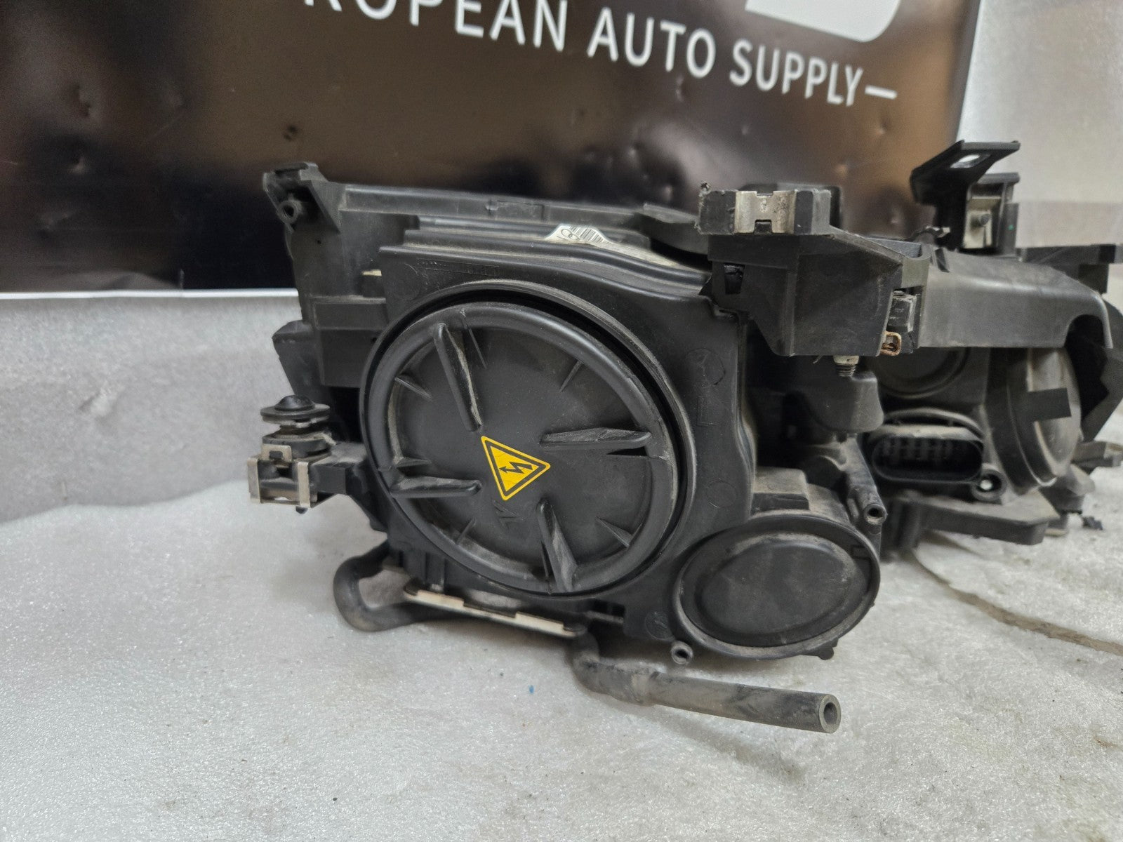 2012-2015 AUDI A7 LEFT LH DRIVER SIDE XENON HEADLIGHT COMPLETE OEM 4G8941005E