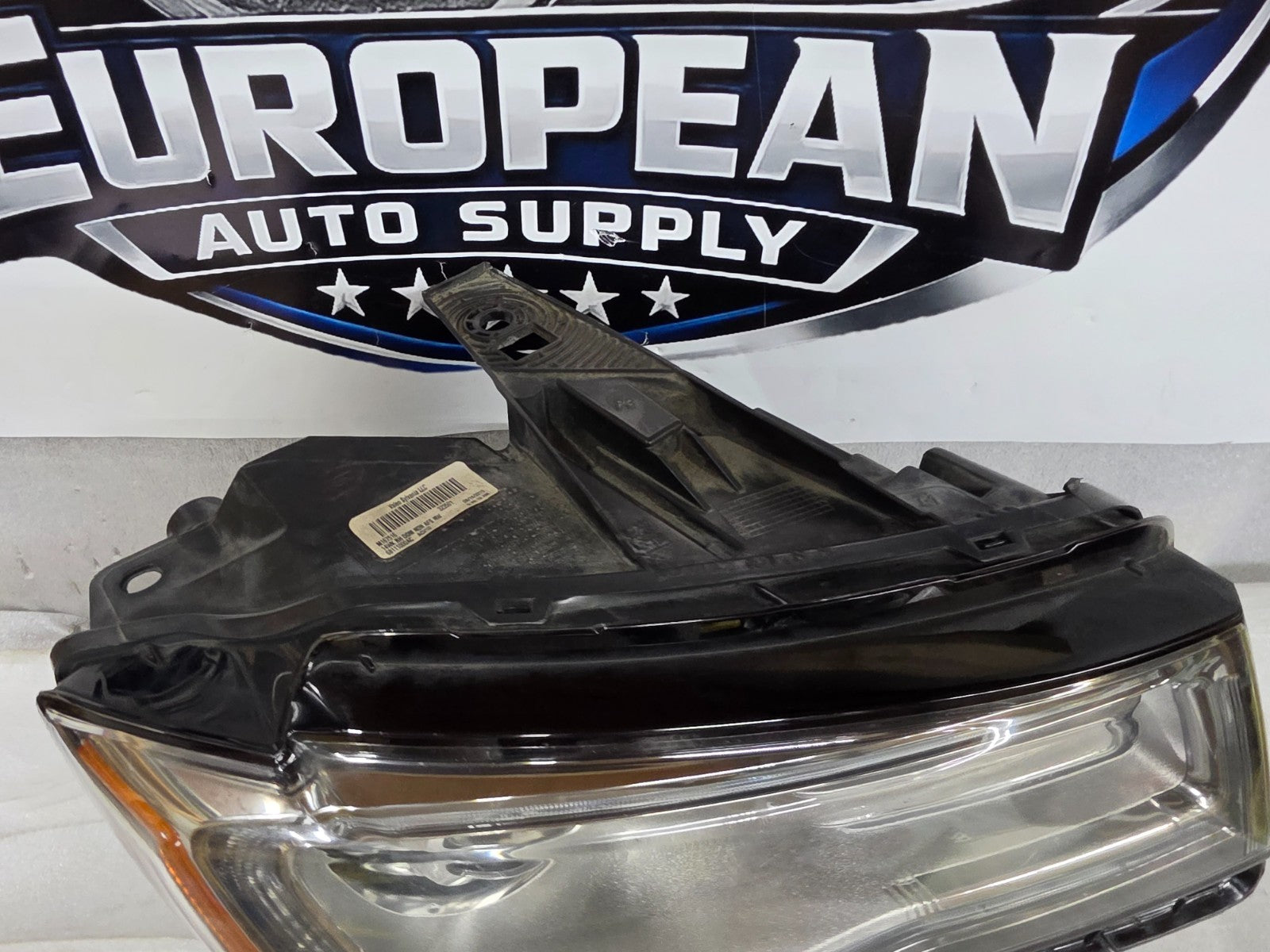 2014-2015 Jeep Grand Cherokee Passenger Xenon Headlight Non-AFS OEM 68111000AC