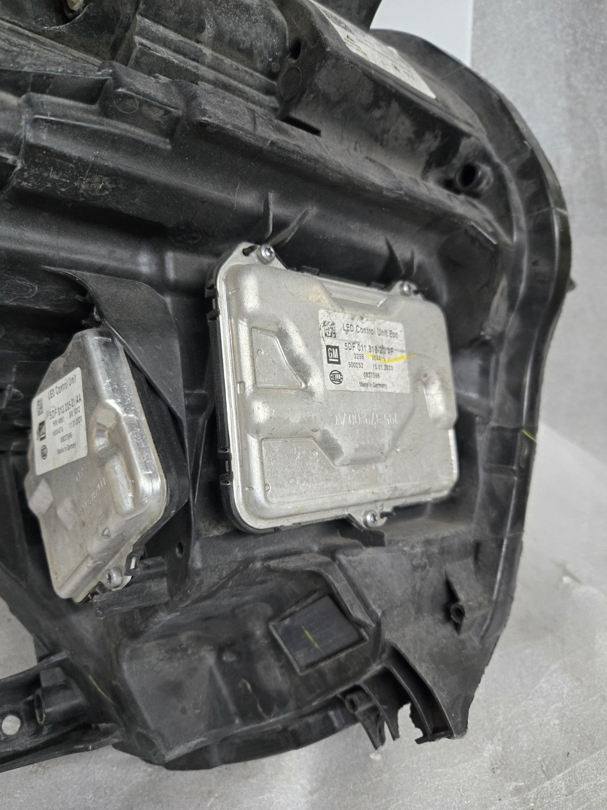 2017-2020 Cadillac XT5 Left LH Driver Side LED Headlight w/o AFS 84648543 OEM