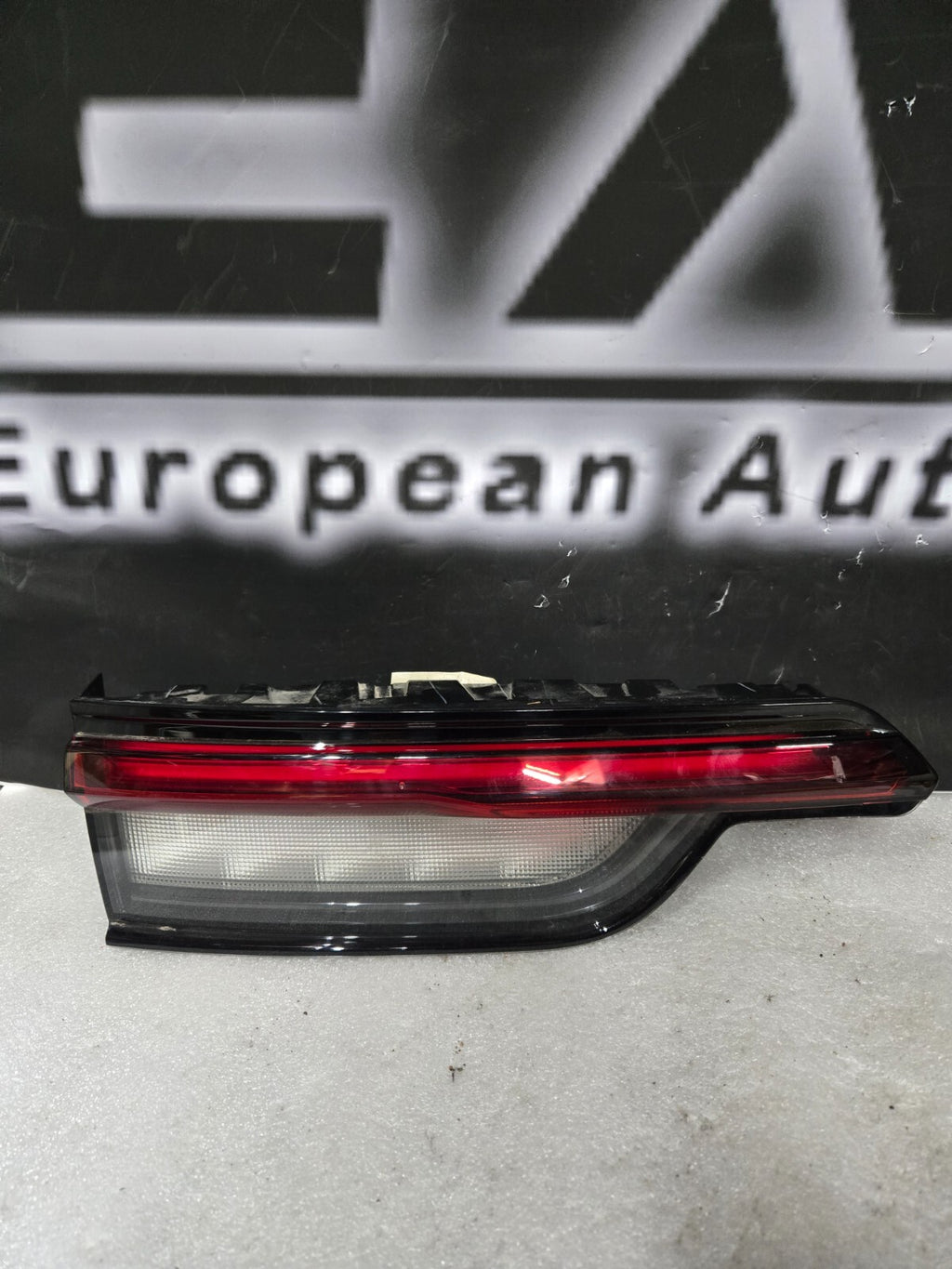 2021 2022 2023 Jeep Grand Cherokee LH Drivers Liftgate Tail Light 68458943AE OEM