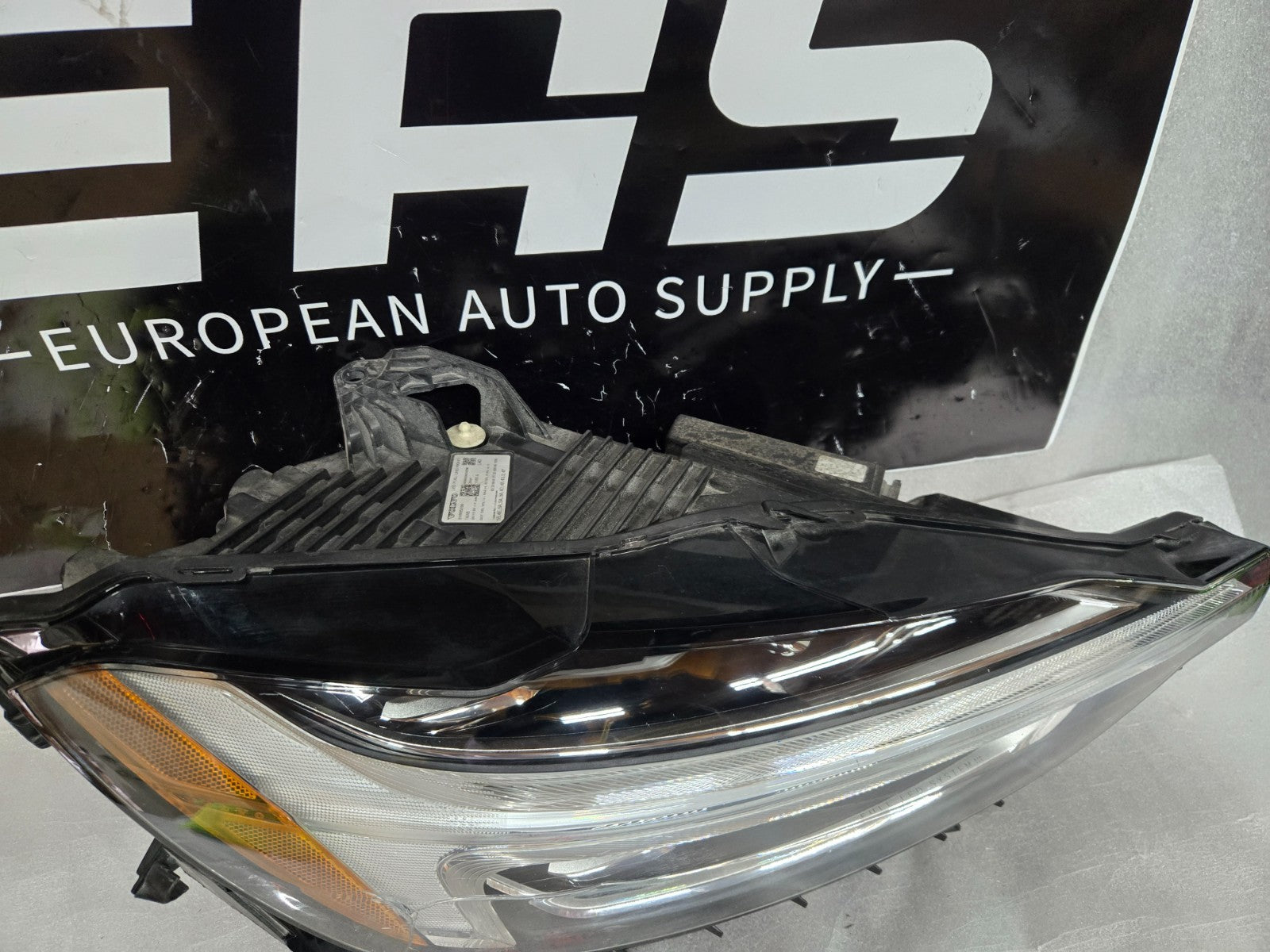 2019 - 2021 VOLVO XC60 RIGHT RH PASSENGER SIDE LED HEADLIGHT OEM 31655239