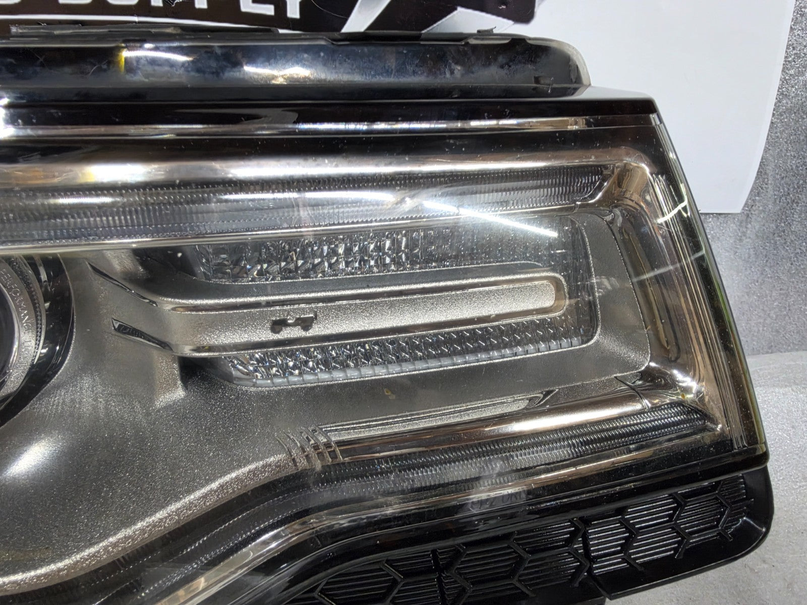 2014-2015 Jeep Grand Cherokee Passenger Xenon Headlight Non-AFS OEM 68111000AC