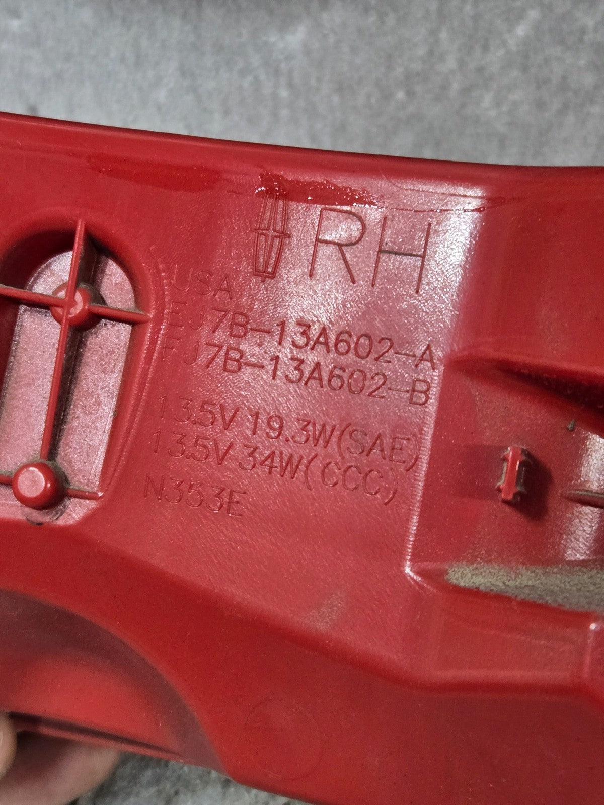 2018-2020 LINCOLN MKC REAR RIGHT TAILGATE TAILLIGHT TAIL LIGHT LAMP OEM 80570CA