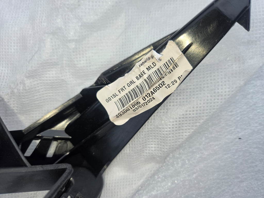 GENUINE BMW X3 G01, X4 G02, LCI Front Lower Center Grille 51119451134 OEM