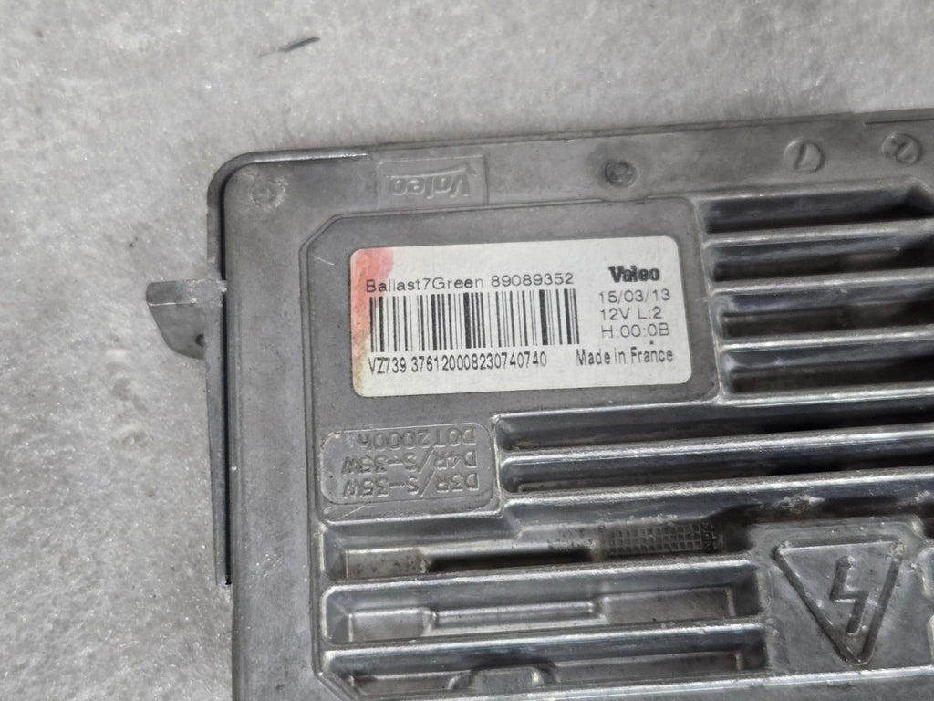2014 - 2016 Jeep Grand Cherokee 7Green Headlight Ballast Module 89089352 OEM