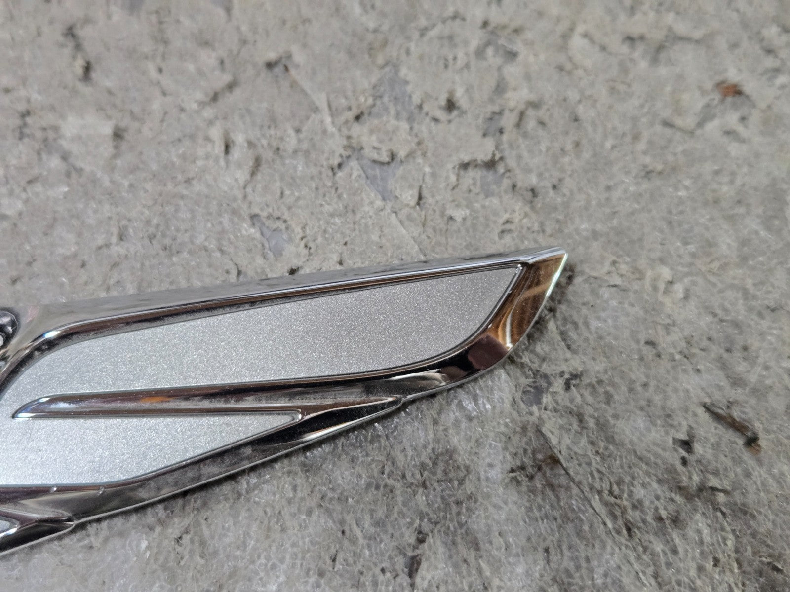 GENUINE Front Hood Wing Emblem Badge for 18-20 Genesis G80 Sedan 86320B1600 OEM
