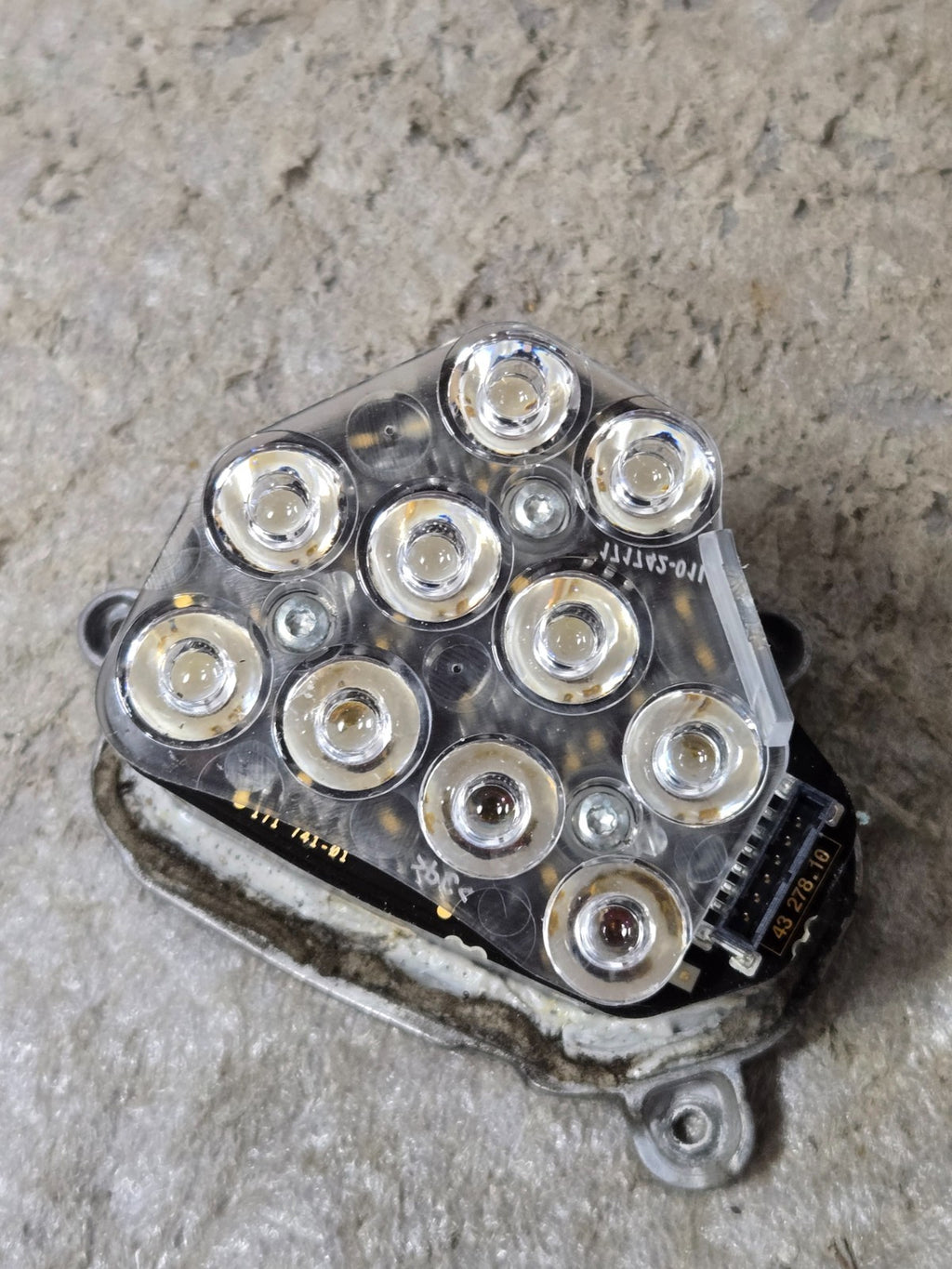 2011 2013 2013 535 F10 BMW 528 LED MODULE HEADLIGHT INDICATOR RIGHT 171739-02