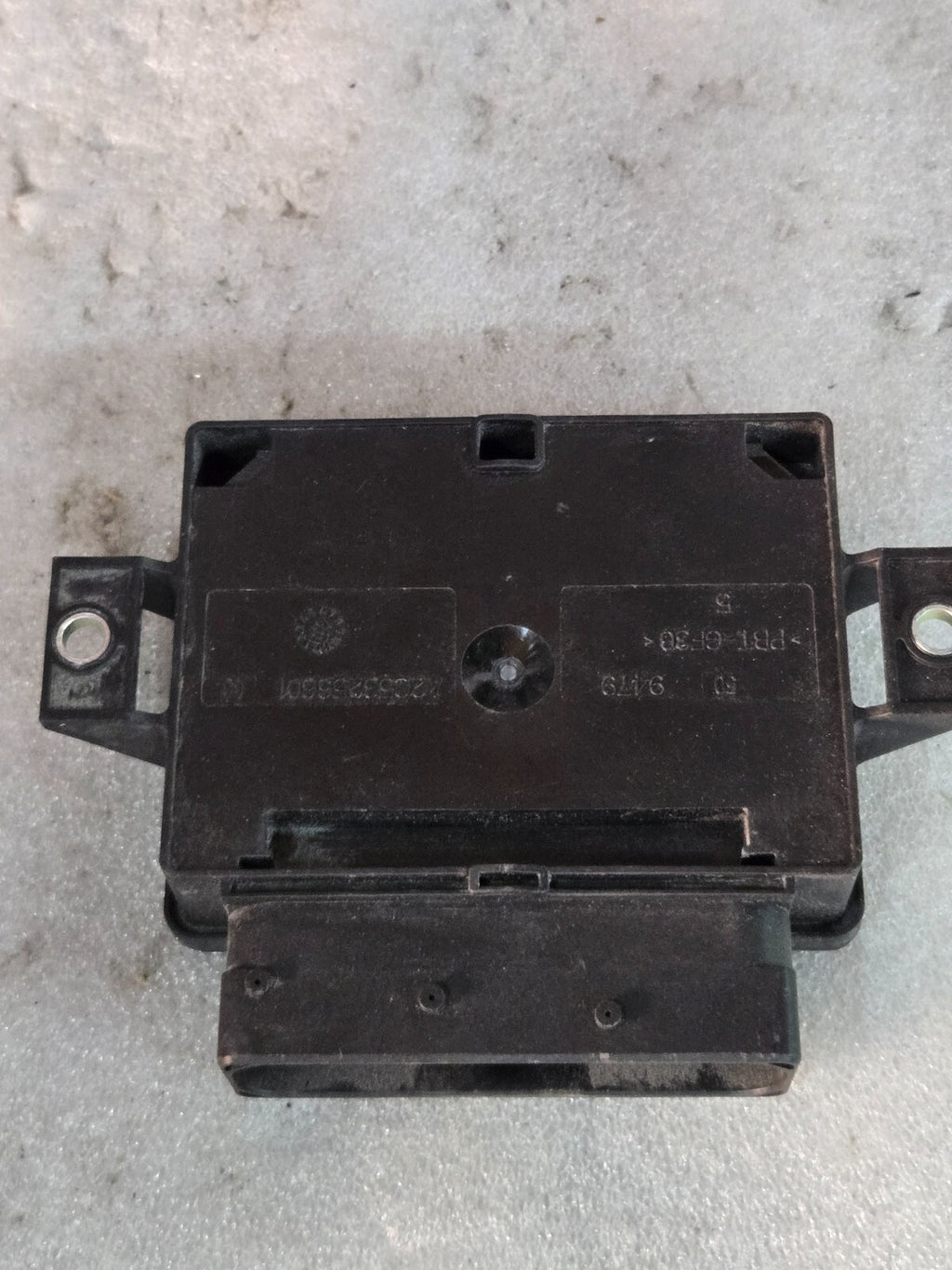 2014 - 2019 MERCEDES CLA250 C117 PARKING BRAKE CONTROL MODULE OEM A2469003417