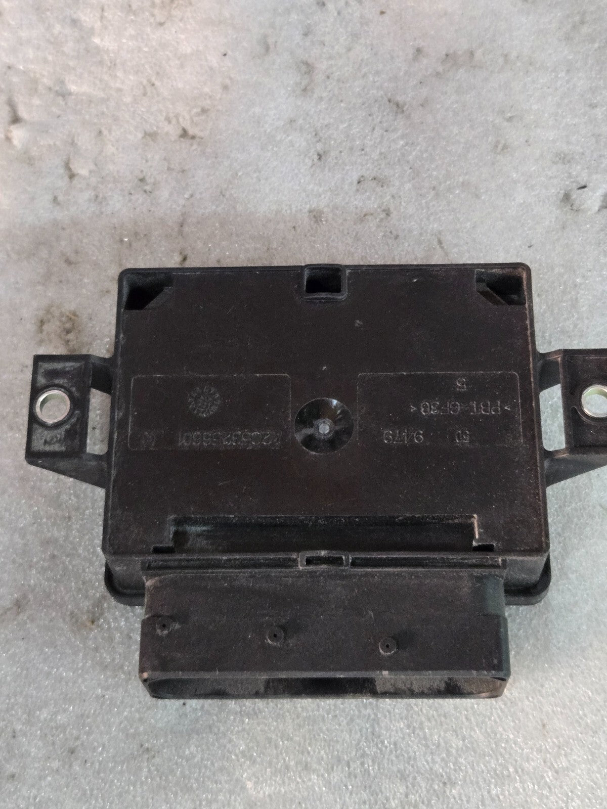 2014 - 2019 MERCEDES CLA250 C117 PARKING BRAKE CONTROL MODULE OEM A2469003417