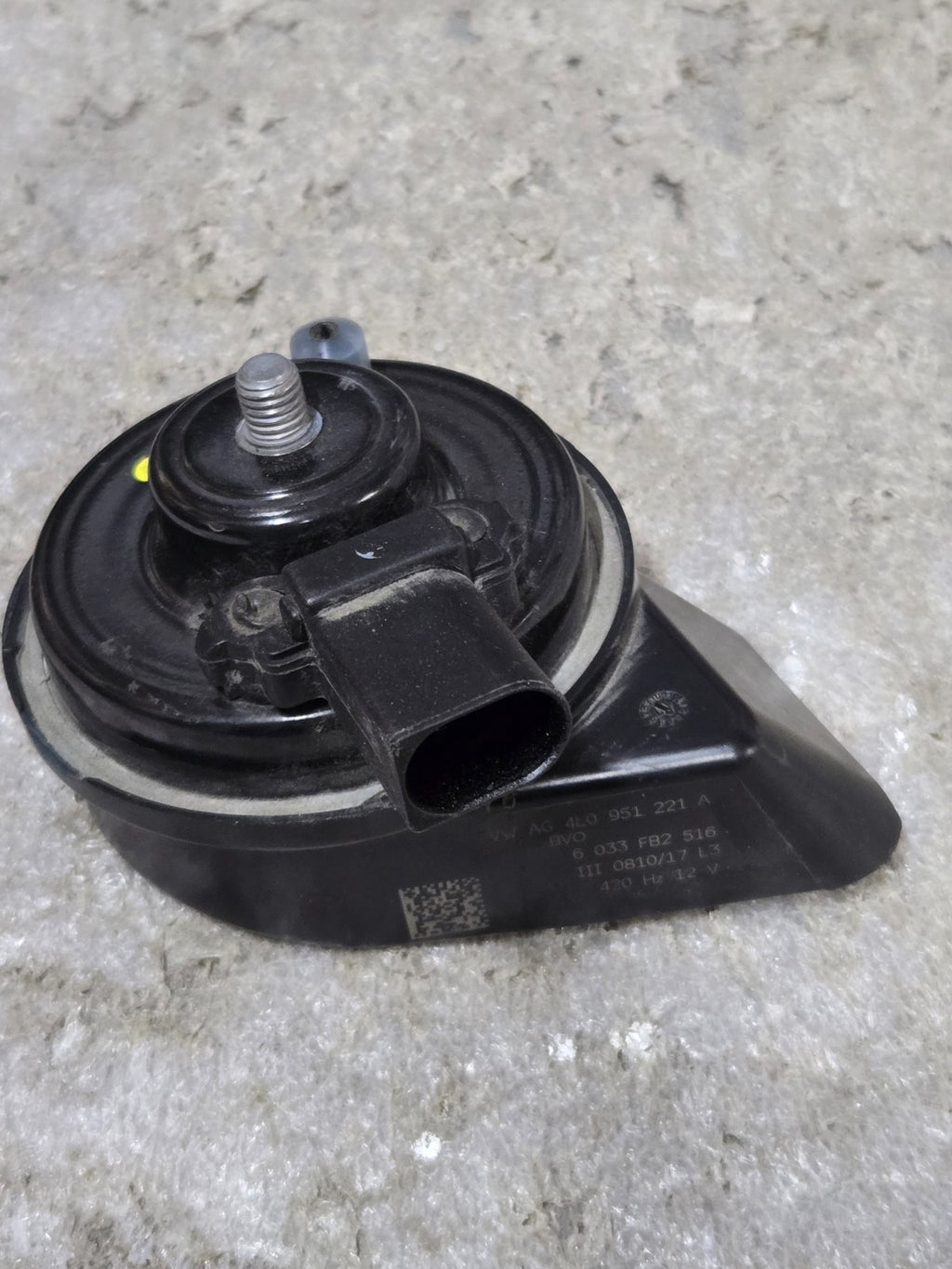 2007-2015 AUDI Q7 - HORN - LOW TONE / Frequency 4L0951221A OEM