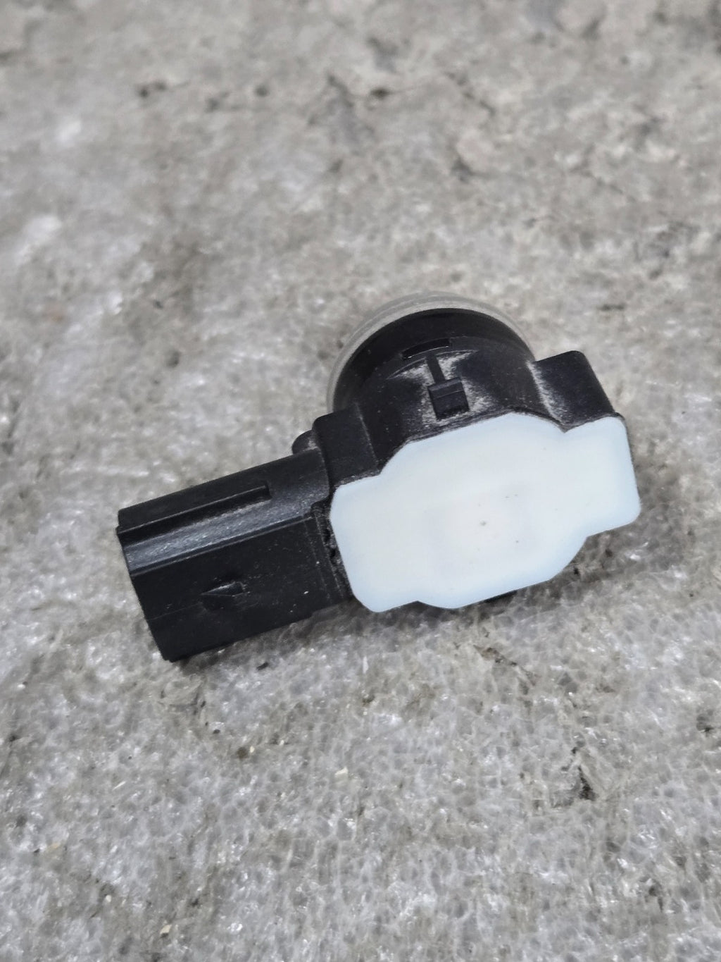 GM FRONT/REAR PDC Parking Assist Sensor OEM 52042749