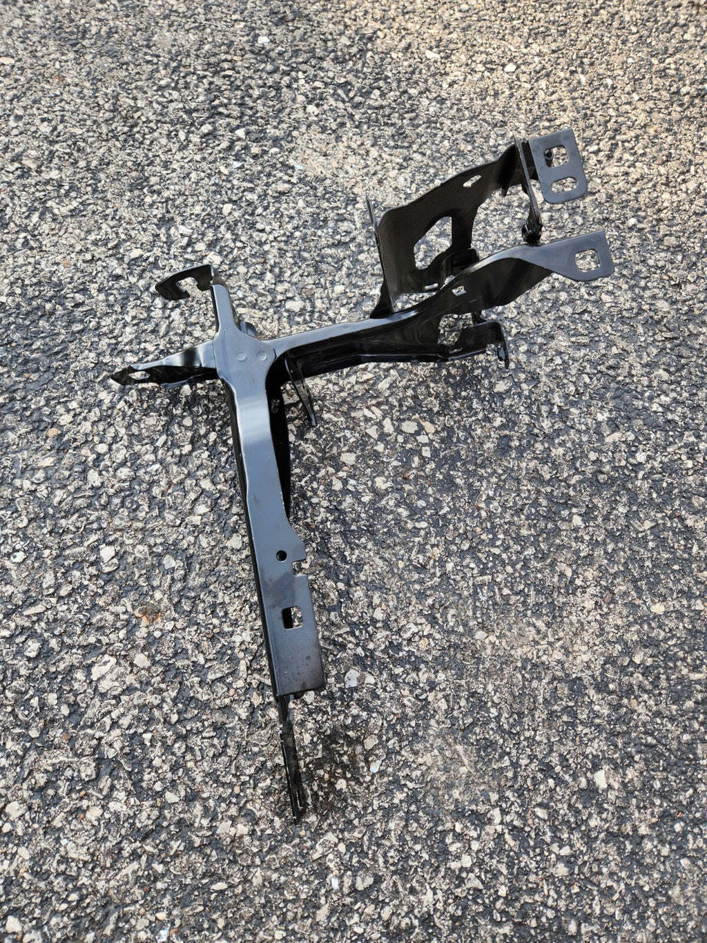 2012-2018 BMW F22 F23 F30 F32 F36 Front Right Radiator Support Bracket OEM