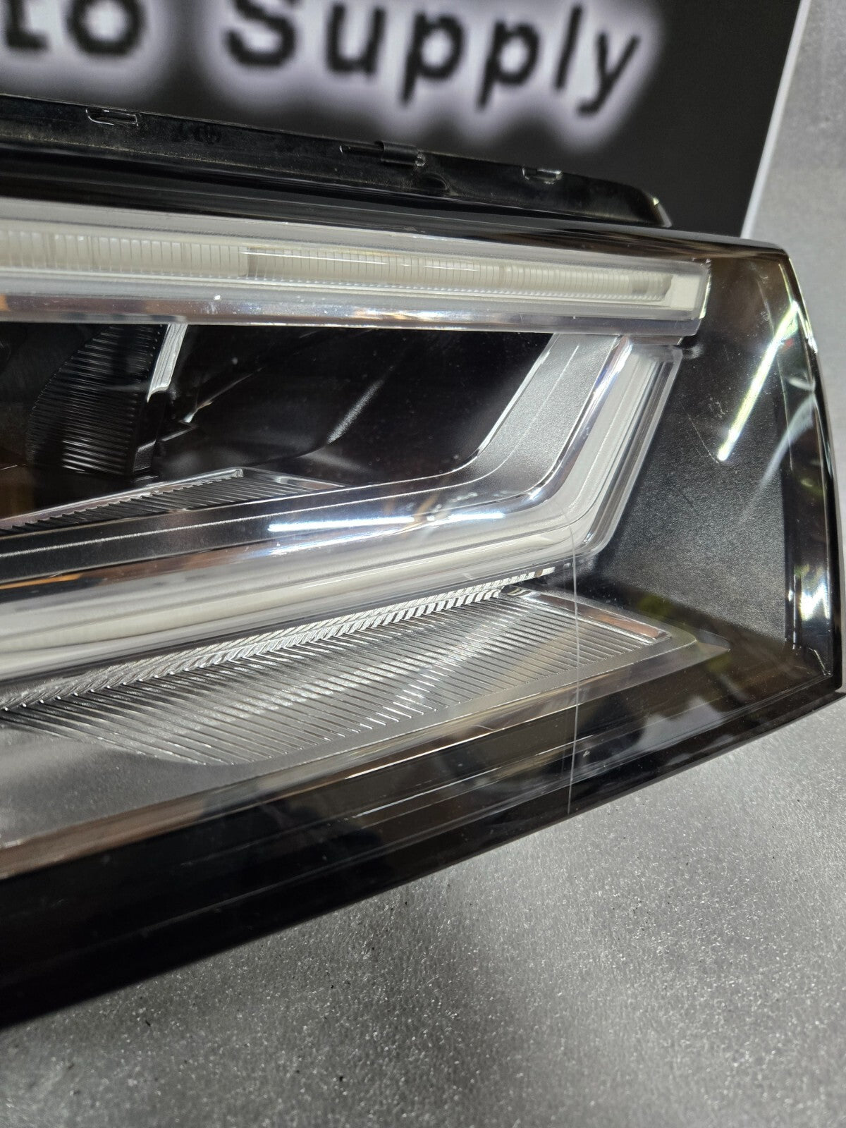 2018 2019 2020 Audi Q5 SQ5 LED Headlight Right Passenger Side RH OEM 80A941034B