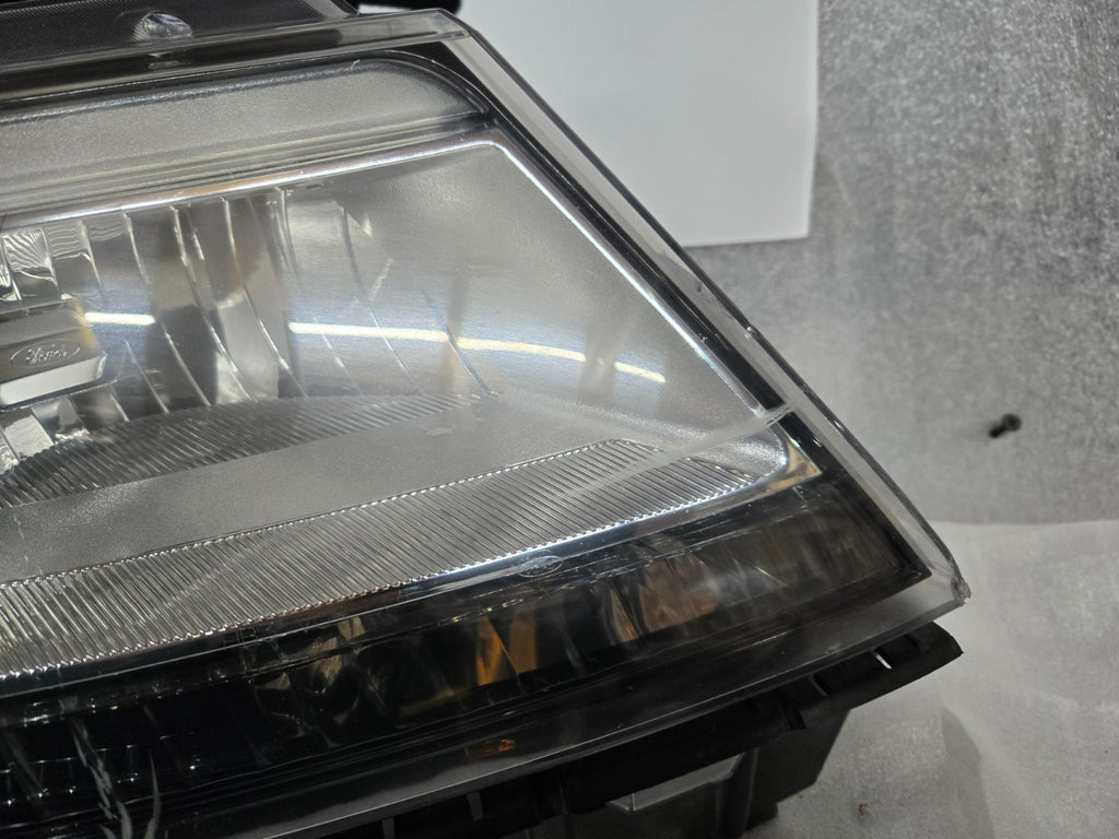 2016-2019 Ford Explorer LED Headlight Front Right RH Passenger HB5313005BB OEM