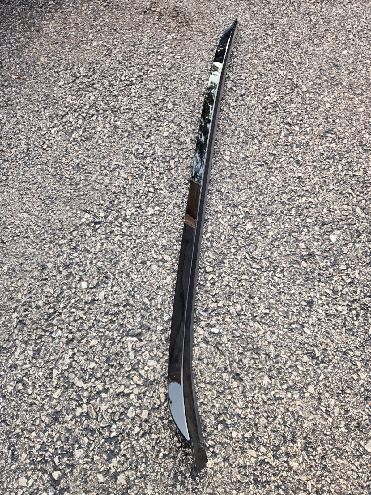 2019-2020 HYUNDAI SANTA FE FRONT RH WINDSHIELD MOLDING TRIM OEM 86140-S1000