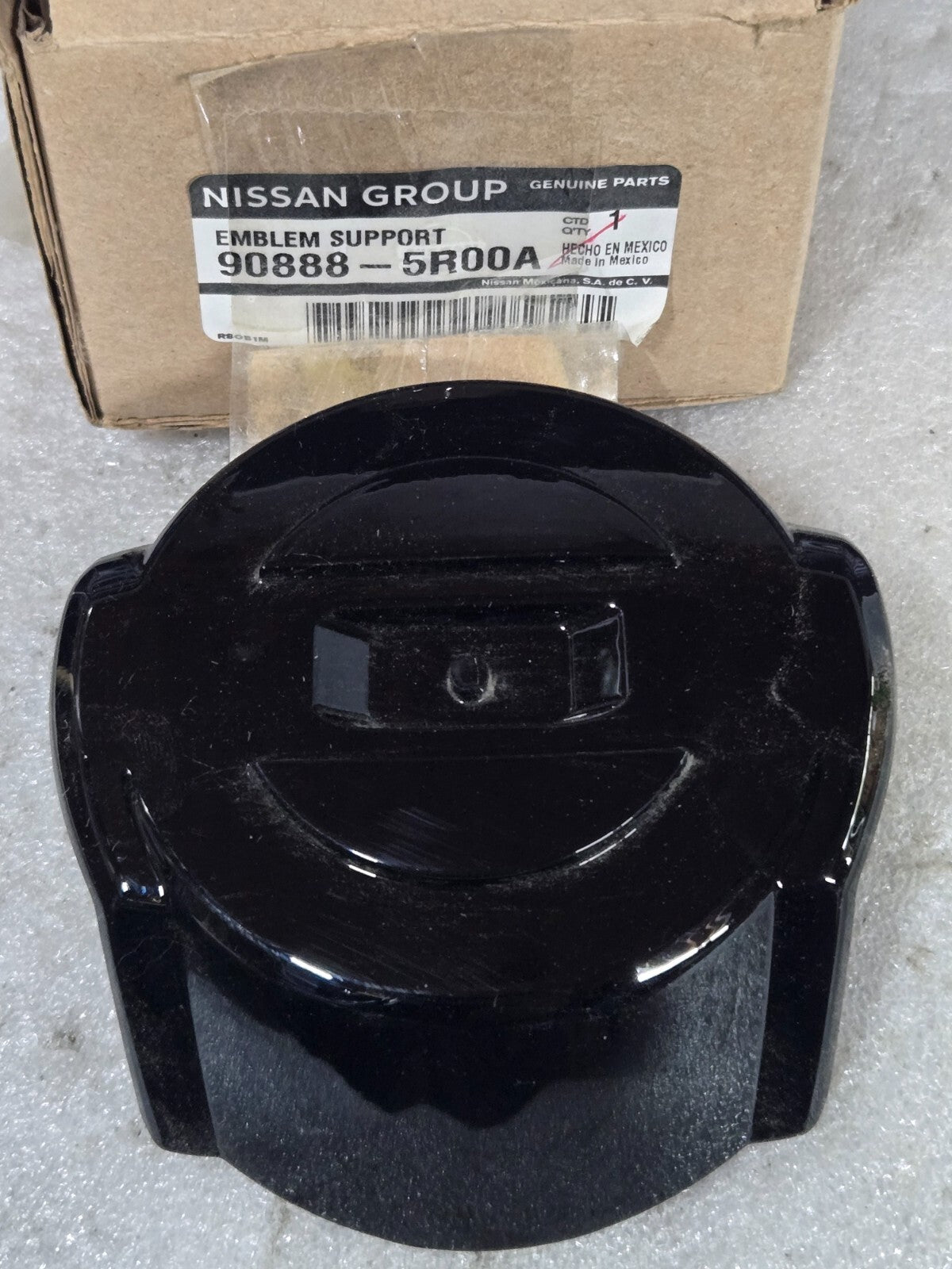 Genuine Nissan Bracket-Emblem Support 90888-5R00A OEM
