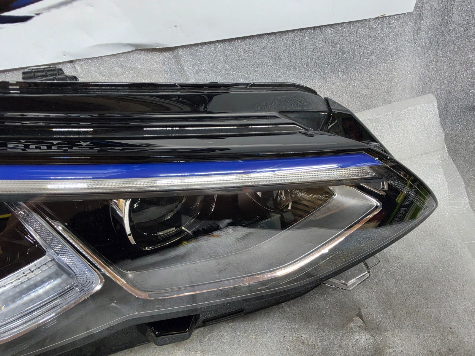 2022-2025 Volkswagen Golf R MK8 Right RH Passenger LED Headlight OEM 5H0941060G