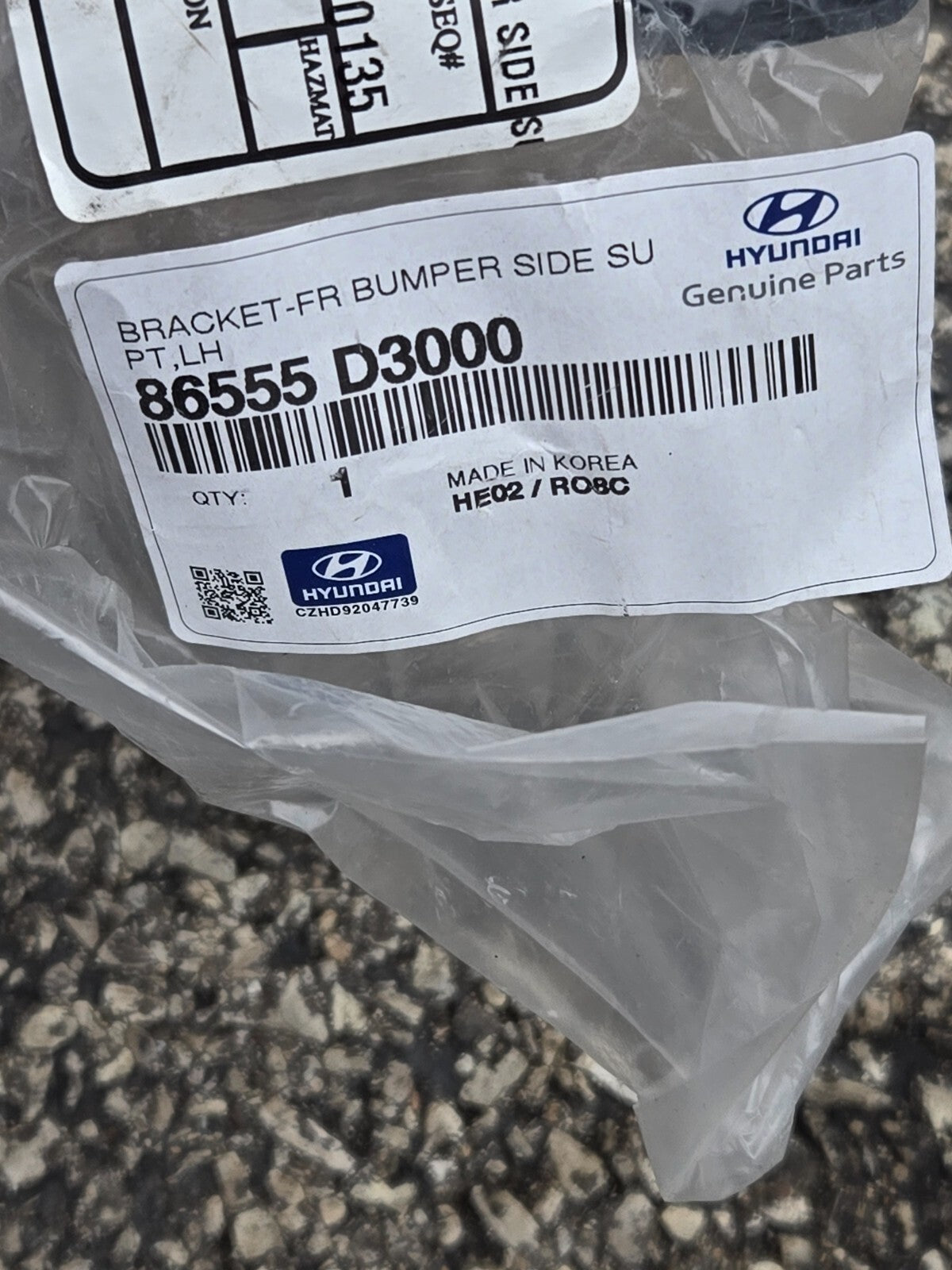 2016-2018 Hyundai Tucson Genuine Front Bumper Bracket LOWER Left Driver Side OEM