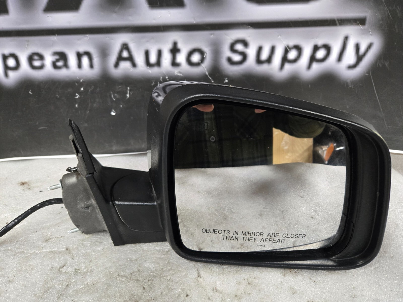 2011-2018 Jeep Cherokee Front Right RH Passenger Side View Mirror E11026536 OEM