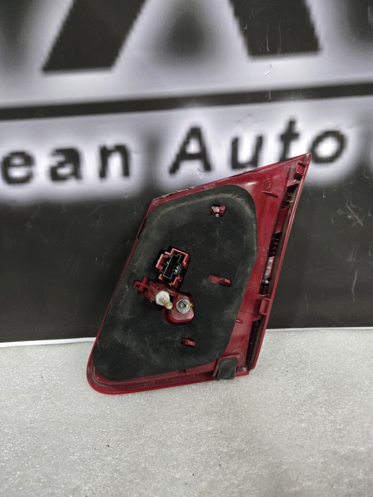 2014-2016 MERCEDES E CLASS W212 - REAR LEFT INNER TAILLIGHT LAMP OEM A2129062757
