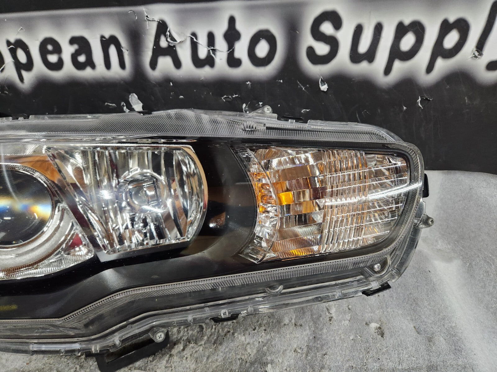 2008-2015 MITSUBISHI LANCER RIGHT SIDE HID XENON HEADLIGHT OEM