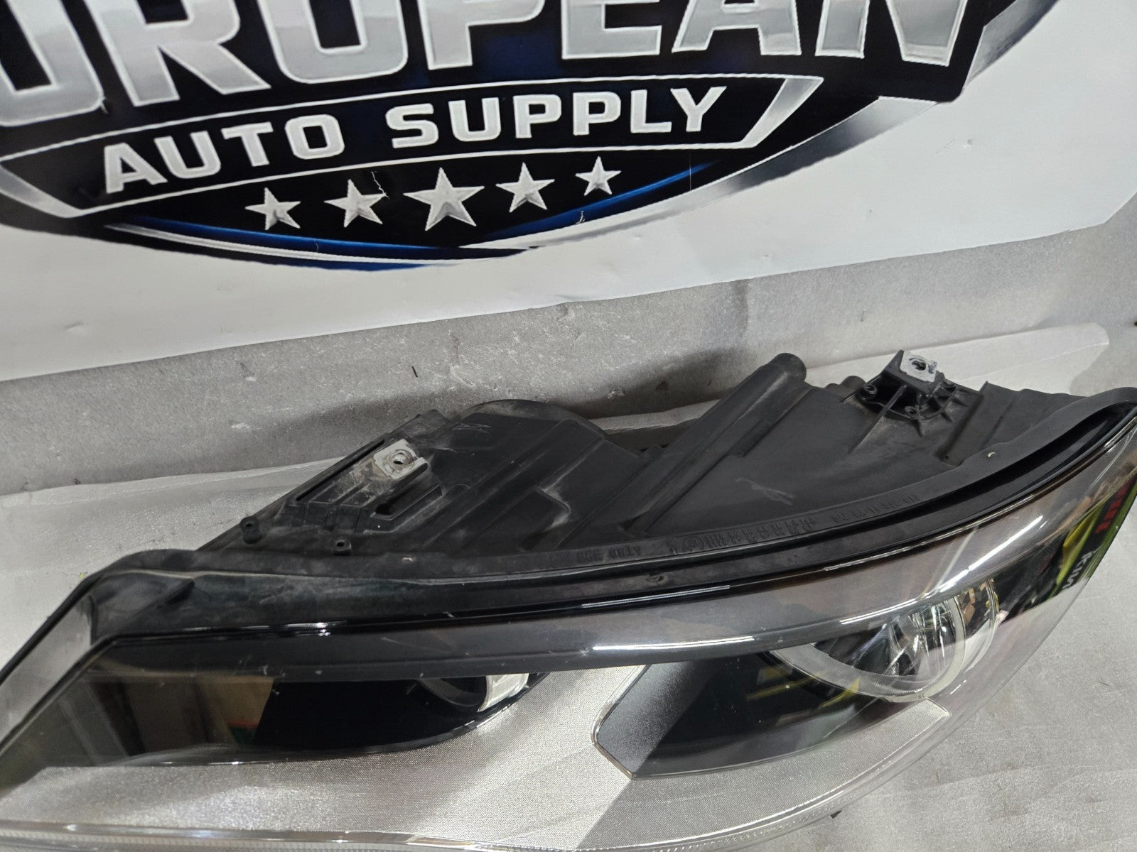 2012-2018 Volkswagen Tiguan Left LH Driver Side Halogen Headlight 5N0941005 OEM