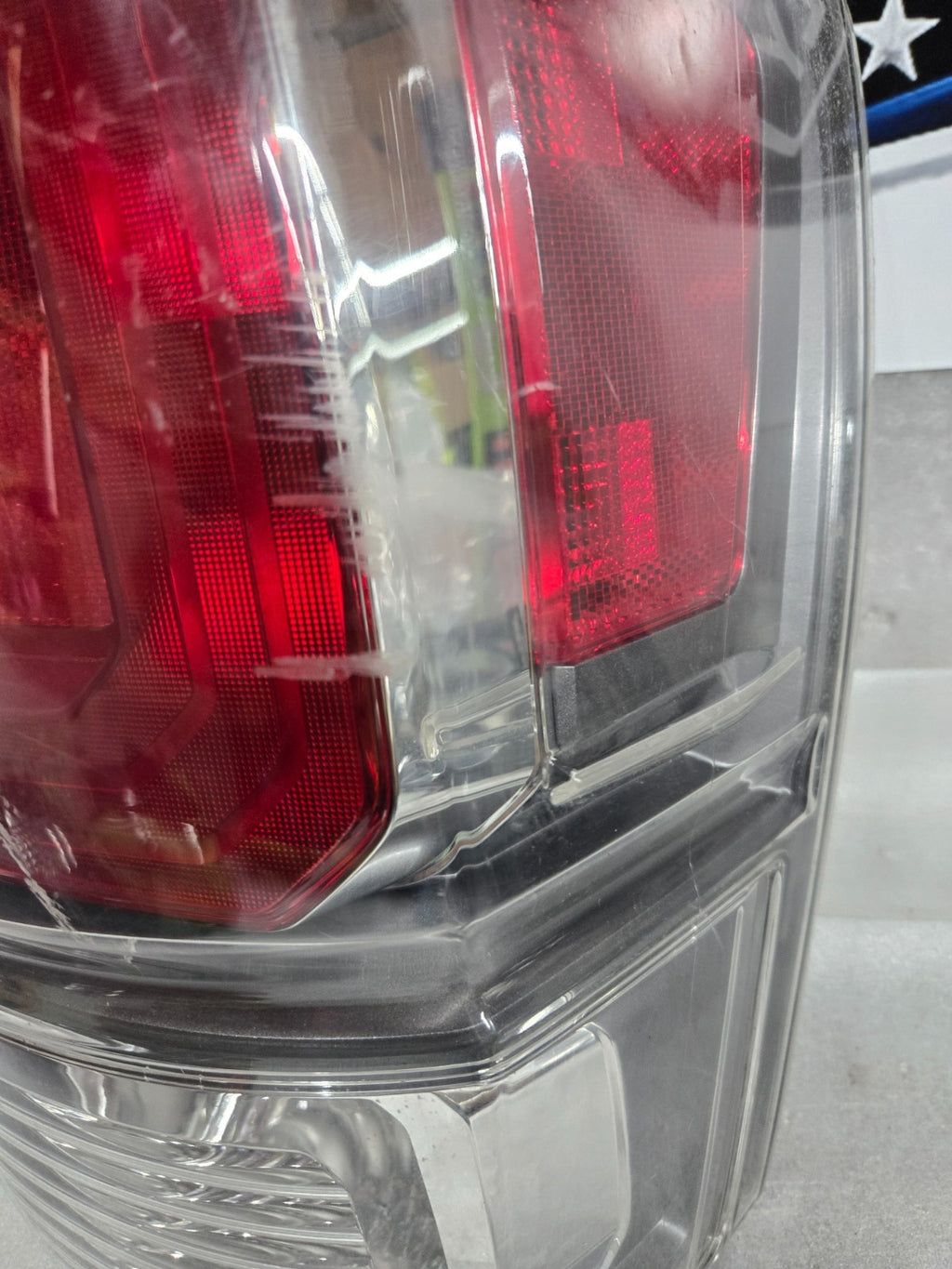 2016-2019 TOYOTA TACOMA RIGHT RH PASSENGER TAILLIGHT TAIL LIGHT OEM
