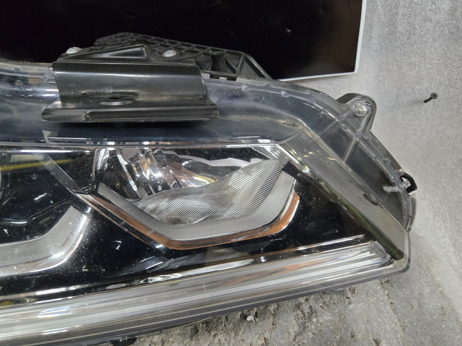 2016-2017 HONDA ACCORD SEDAN RH PASSNGER SIDE HEADLIGHT HALOGEN WITH LED OEM