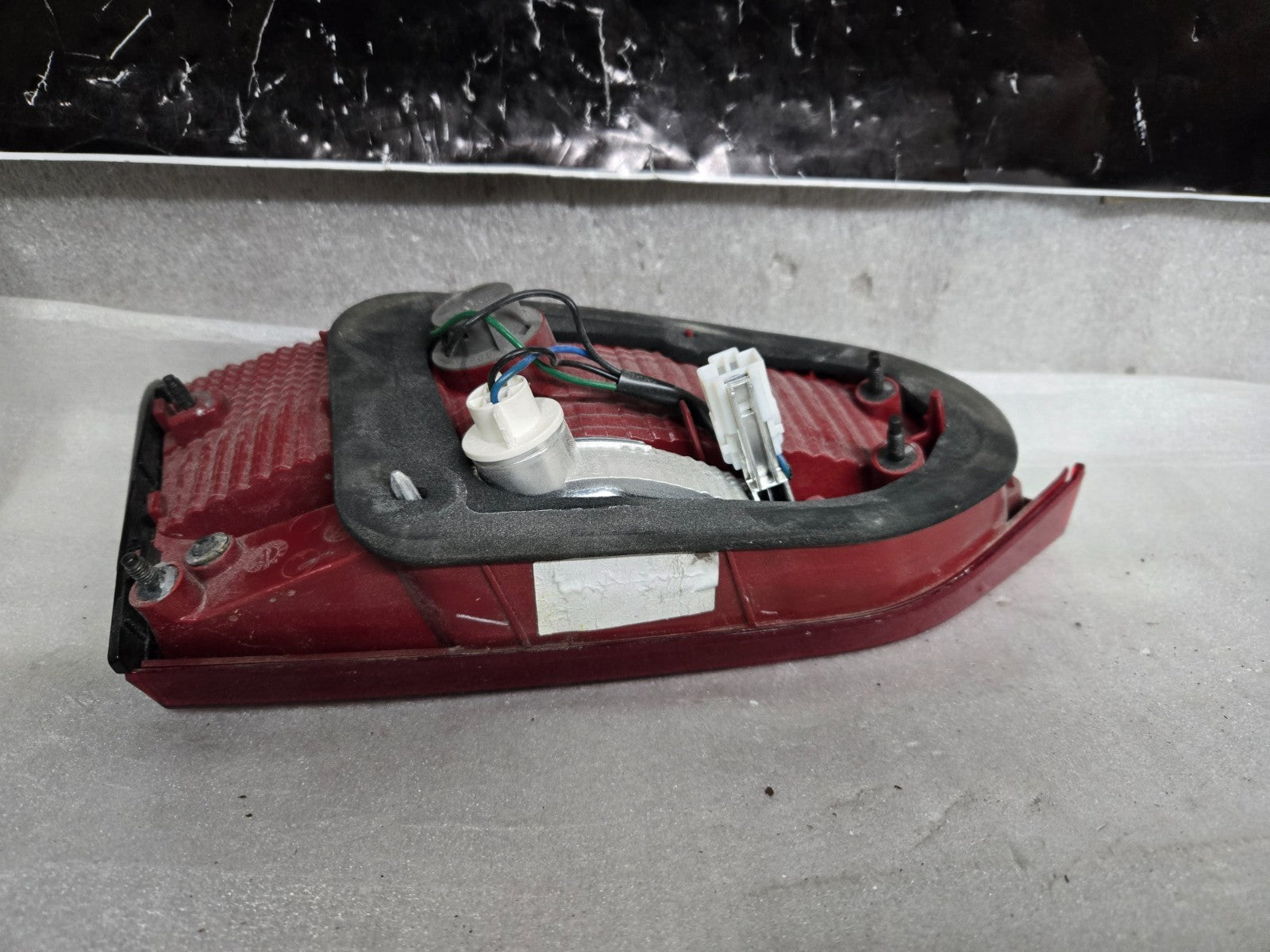 2017-2018 Hyundai Santa Fe Right RH Passenger Side Inner Halogen Tail Light OEM