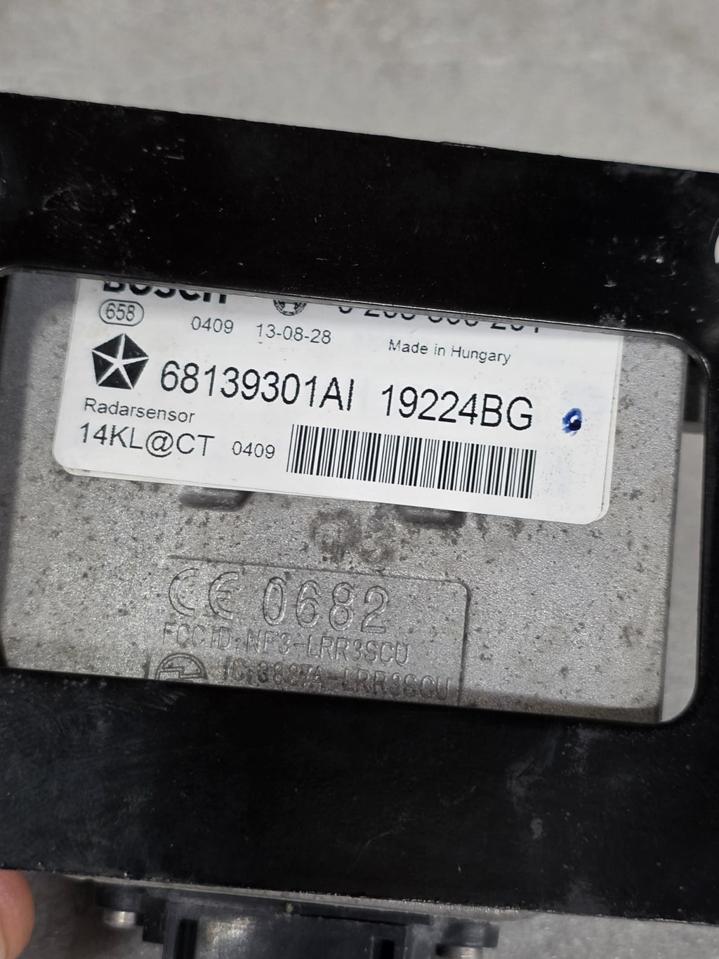 2014-2017 Jeep Cherokee Adaptive Cruise Control Distance Sensor 68139301AI OEM