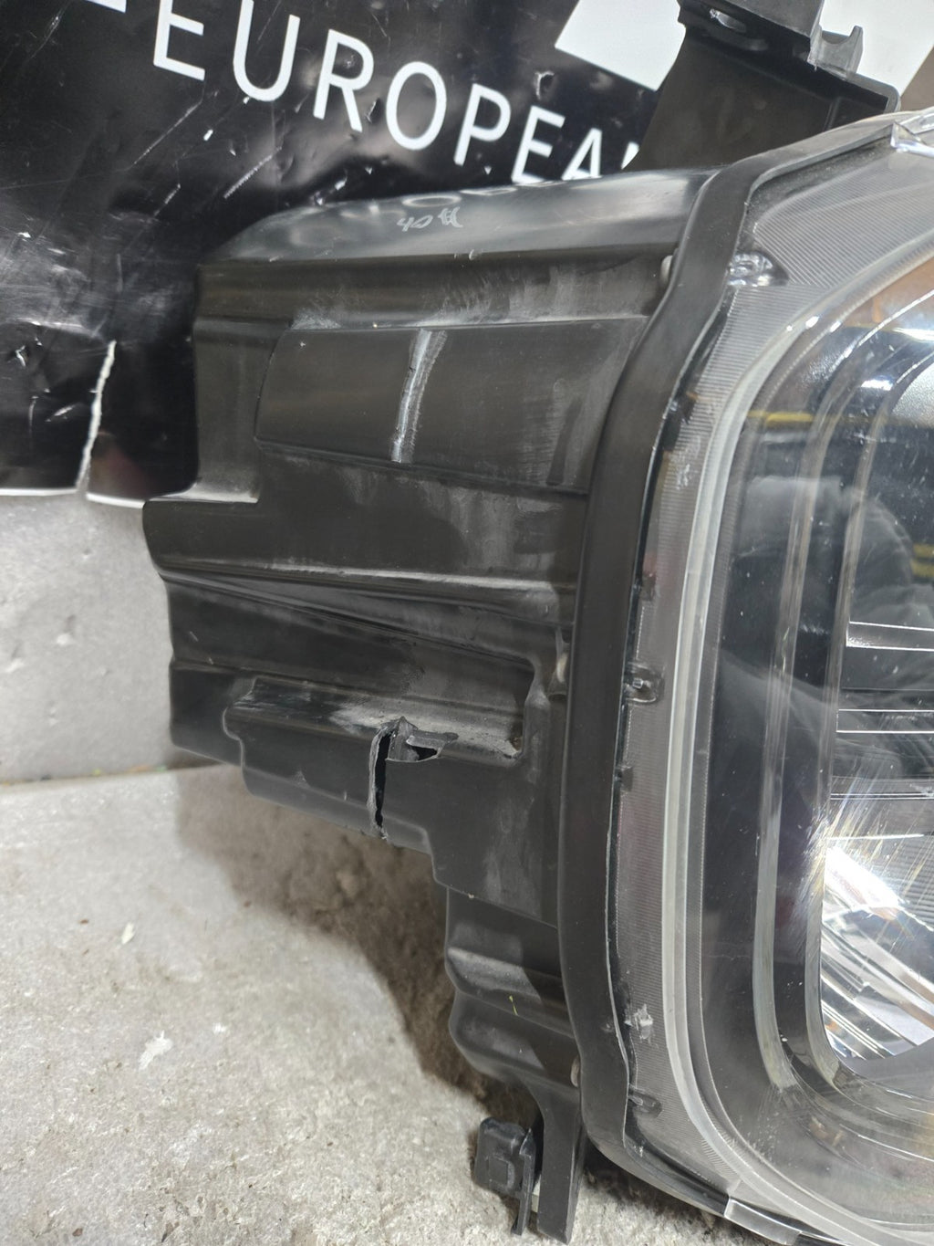 2023-2024 FORD MAVERICK FRONT RIGHT RH PASSENGER SIDE HEADLIGHT BLACK TRIM OEM