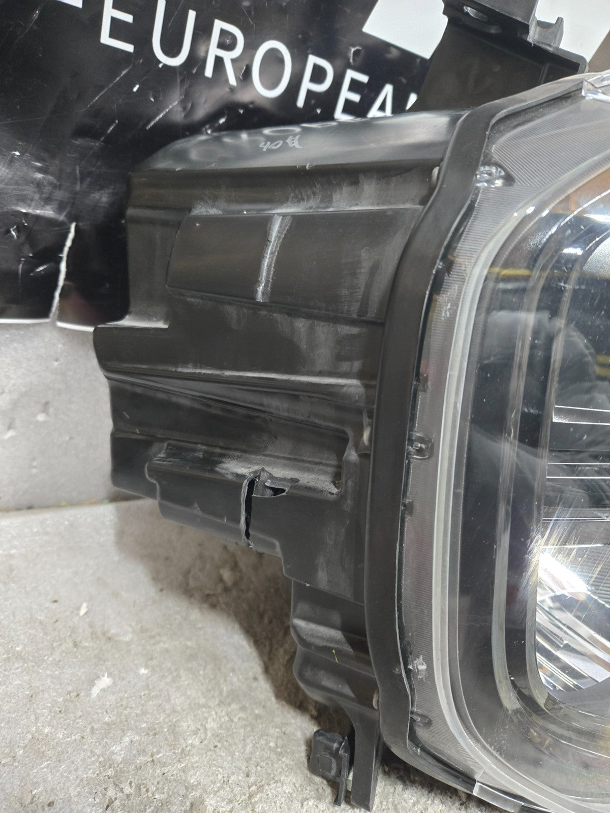 2023-2024 FORD MAVERICK FRONT RIGHT RH PASSENGER SIDE HEADLIGHT BLACK TRIM OEM