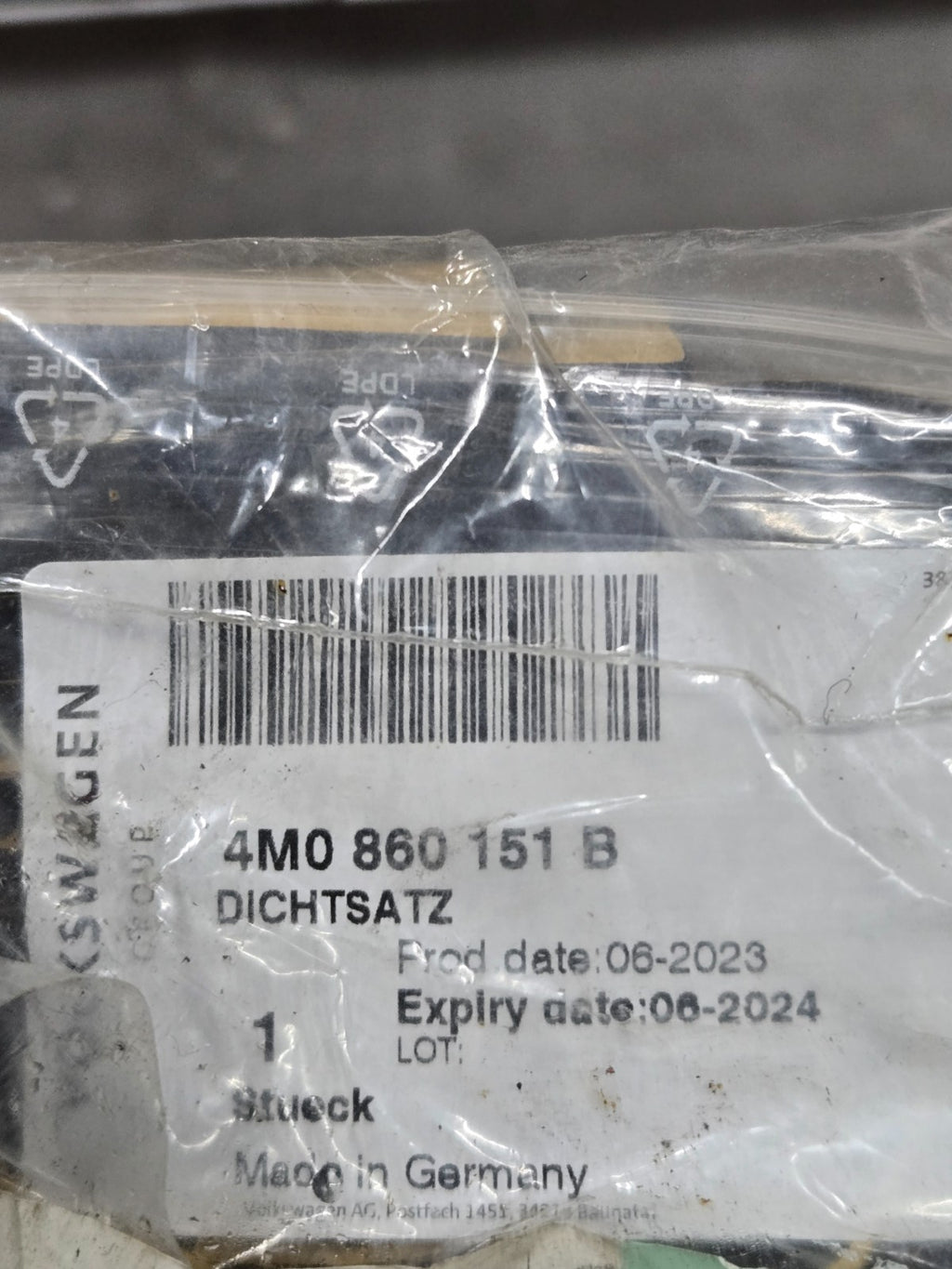 New Audi Q7 Q8 4M Replacement Kit 4M0860151B OEM