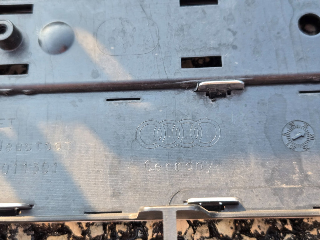 2018 2019 Audi A4 Sedan Grill 8W0853651 OEM