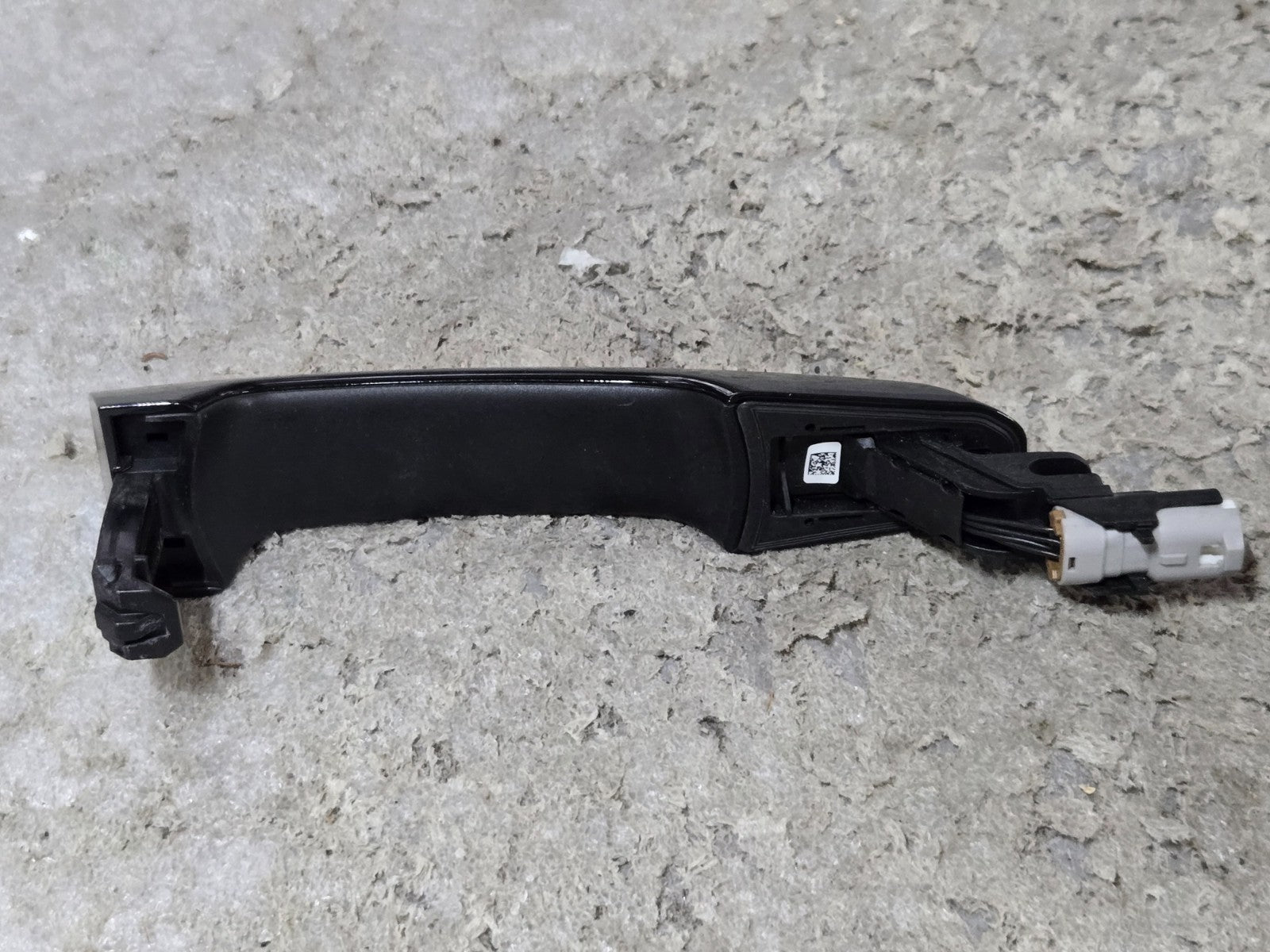 2016-2023 LAND ROVER DISCOVERY SPORT - Exterior DOOR Handle Bracket OEM