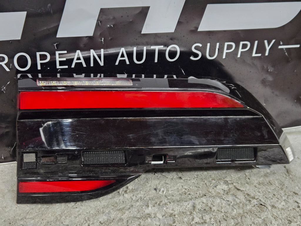 2023-2025 BMW G07 X7 Rear Right RH Passenger Trunk LED Tail Light OEM 9881362
