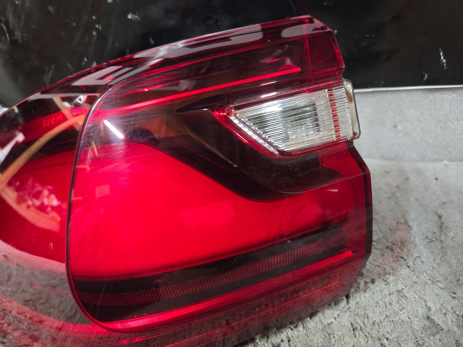 2019 - 2022 BMW X7 G07 REAR LEFT DRIVER SIDE OUTER TAILLIGHT LIGHT LAMP OEM L