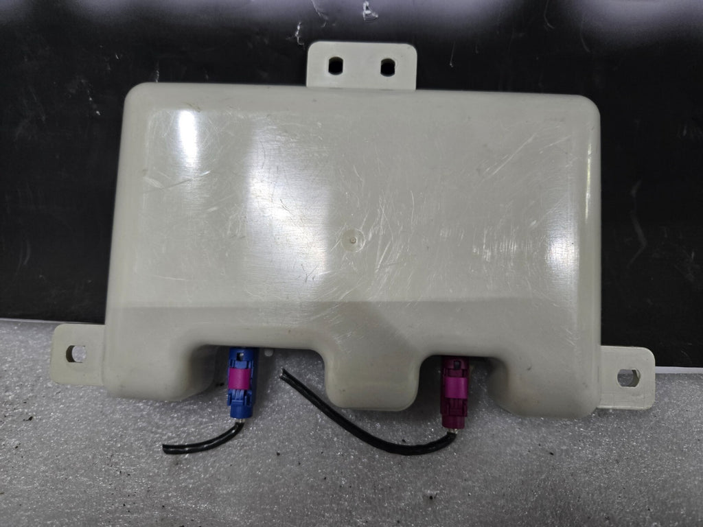 2012 - 2018 BMW 650i 640i Rear Trunk Antenna Module 6957348-01 OEM