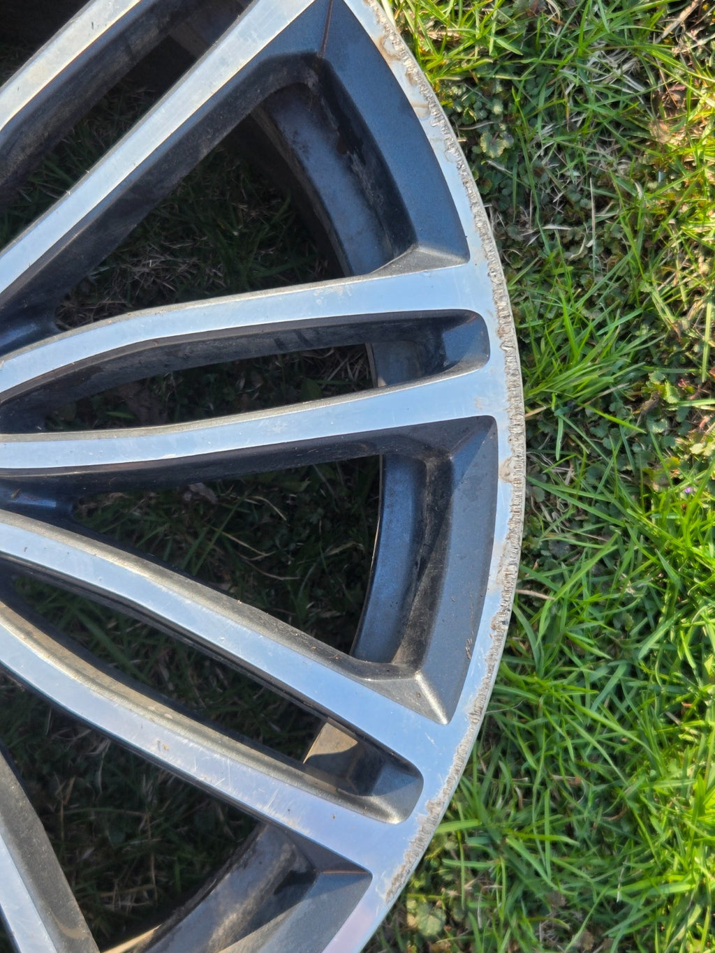 (1) BMW 530 540i 2017 2018 2019 2020 2021 19" FACTORY ORIGINAL WHEEL RIM 7856925