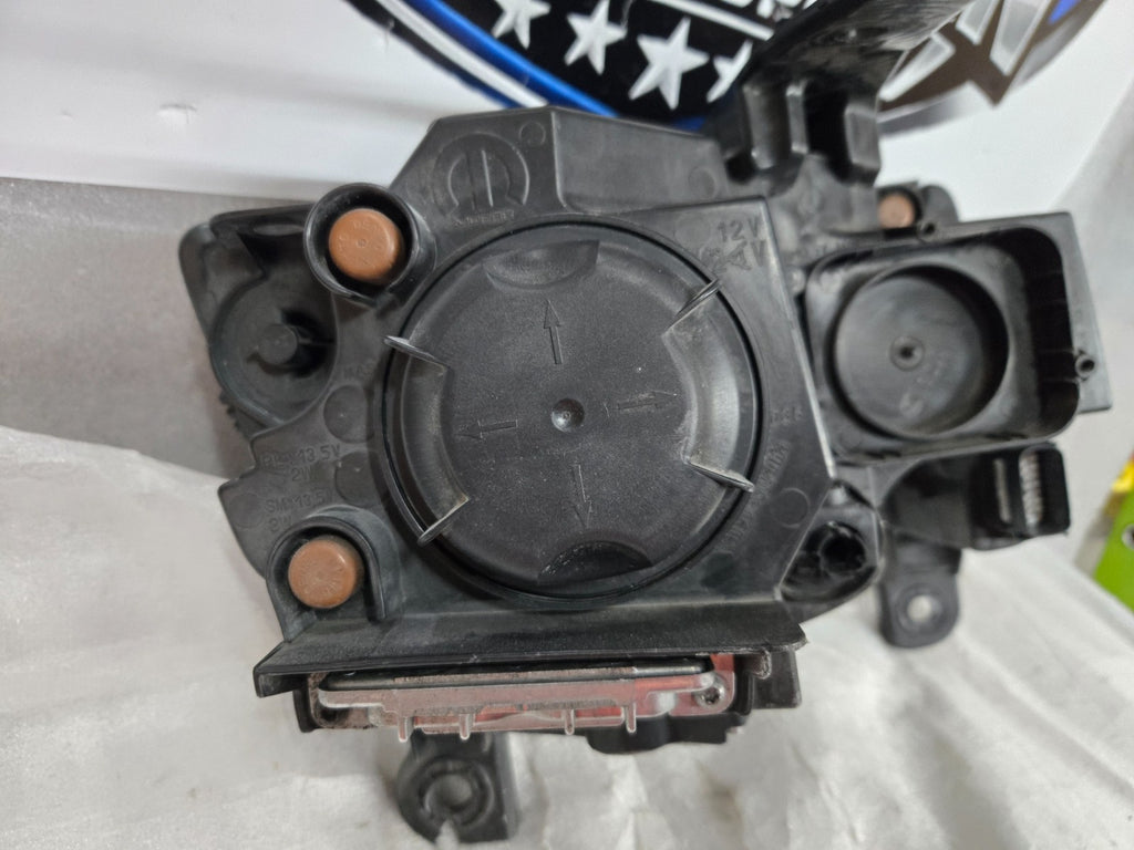 2017 - 2022 Jeep Grand Cherokee Left LH Non-AFS Xenon Headlight OEM 68426873AD