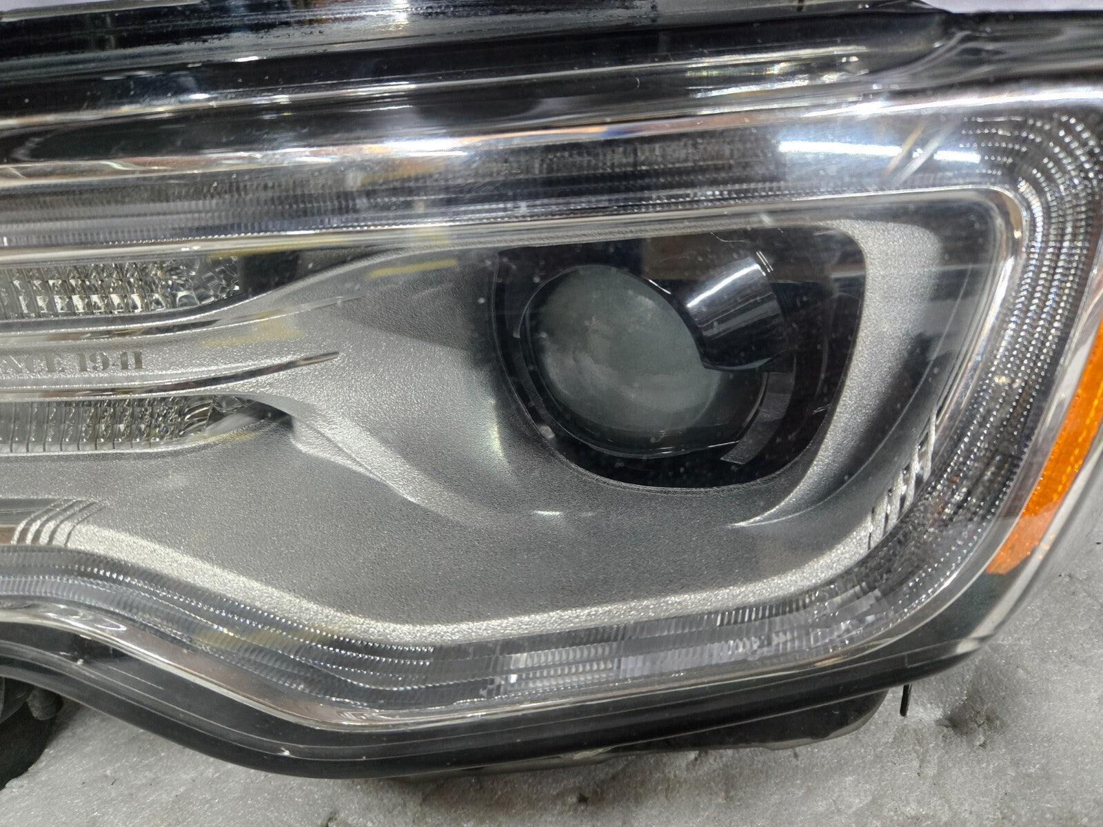 2017-2021 Jeep Grand Cherokee LH Driver Side Left Headlight Lamp 68289237AF OEM