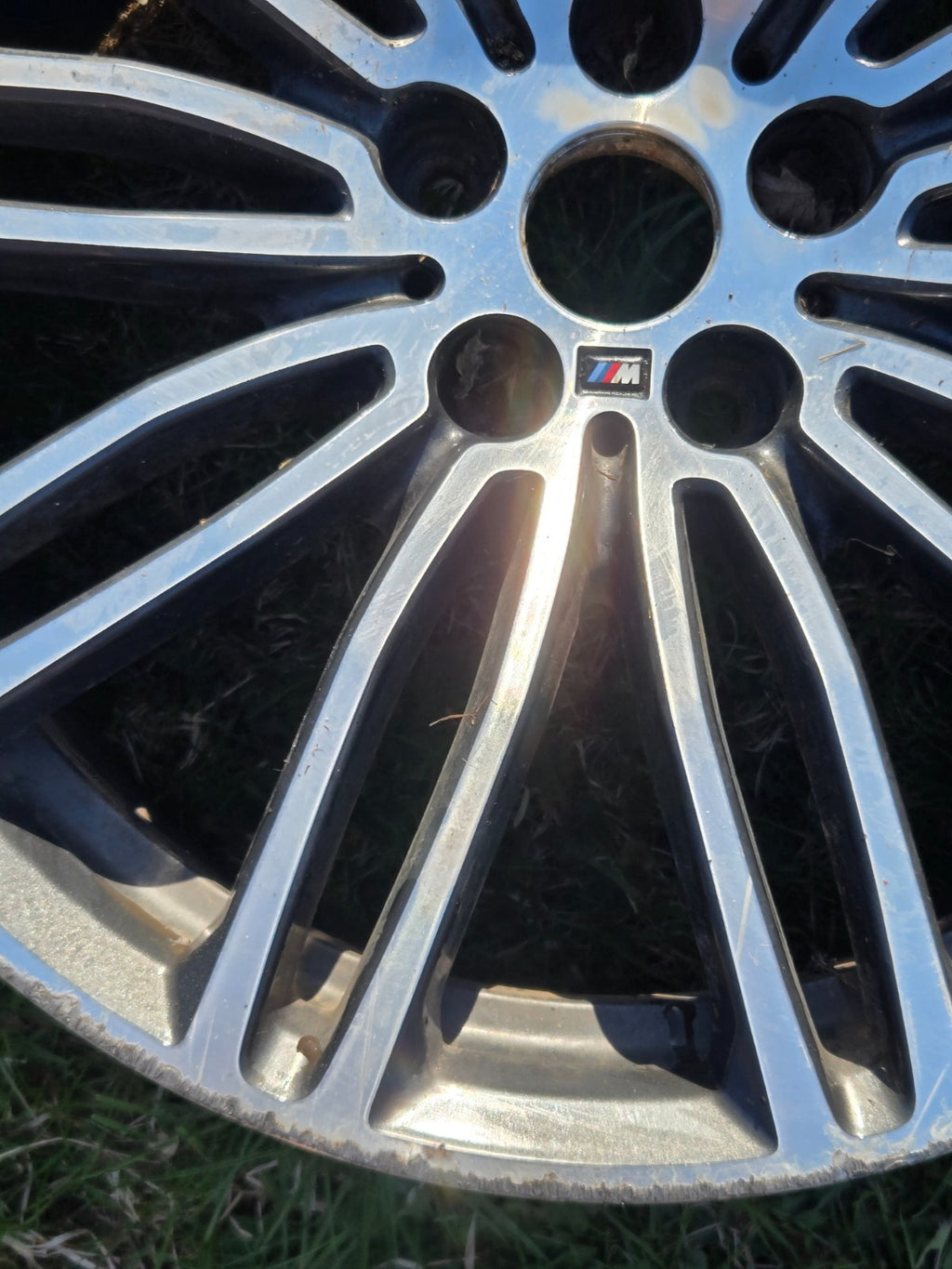 (1) BMW 530 540i 2017 2018 2019 2020 2021 19" FACTORY ORIGINAL WHEEL RIM 7856925
