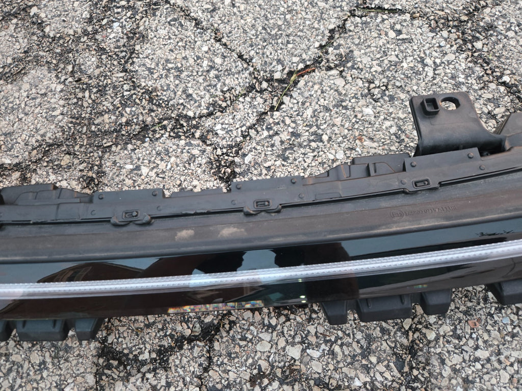 2024 2025 HYUNDAI SONATA FRONT LED DAYTIME RUNNING LIGHT BAR OEM 92209-L1550