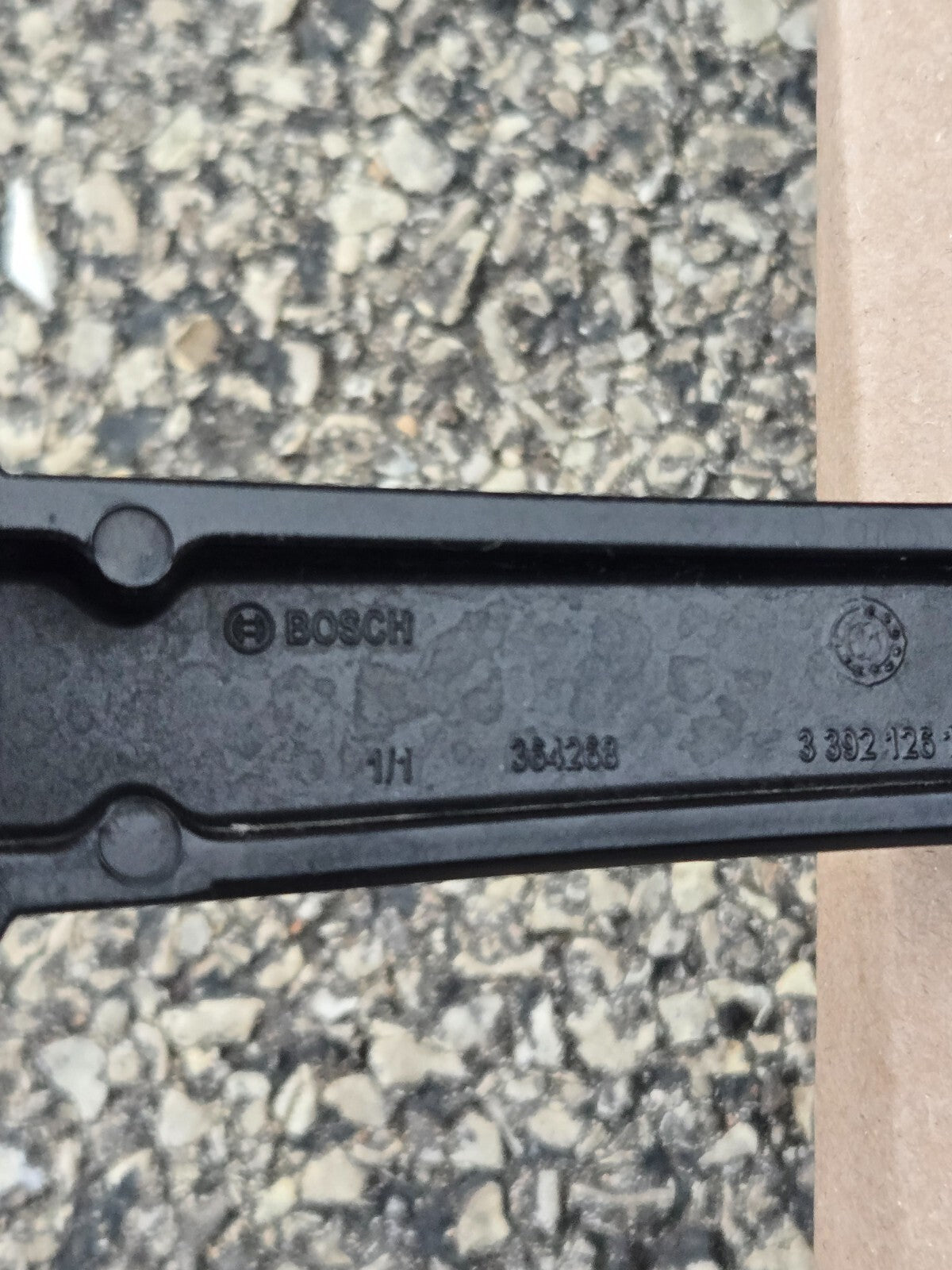 LAMBORGHINI HURACAN PASSENGER RIGHT WINDSHIELD WIPER ARM BLADE OEM 4T1955408A