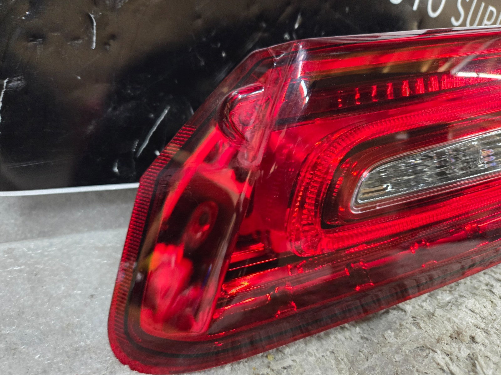2017-2020 ACURA MDX Right RH Taillight Liftgate Mounted OEM 34150-TZ5-H02