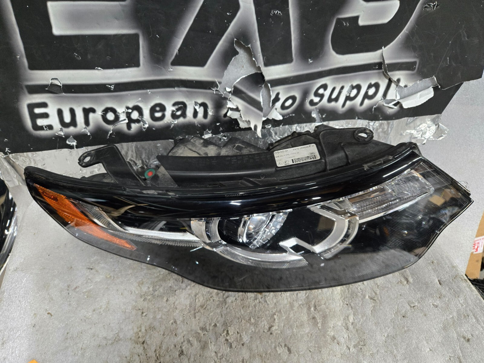 2015-2019 LAND ROVER DISCOVERY SPORT RIGHT RH XENON HID HEADLIGHT ASSEMBLY OEM