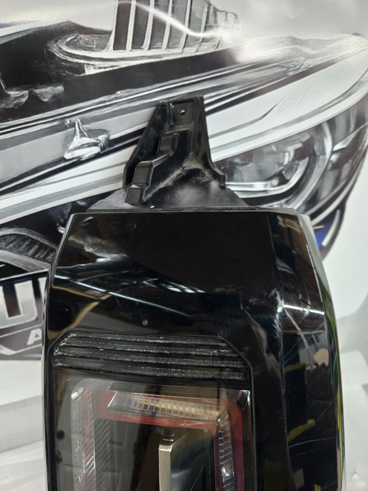 2024-2026 GMC Hummer EV SUV Right RH LED Tail Light OEM 85008694 *Lens Chip