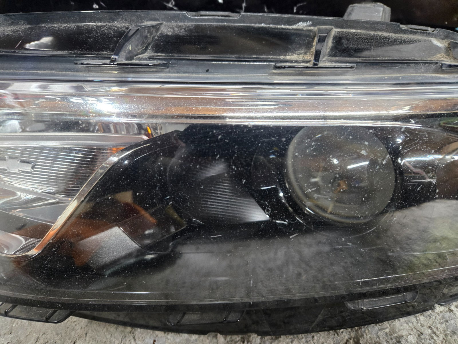 2016-2018 Chevrolet Malibu Halogen Left Side Headlight Assembly GM 84324410 OEM