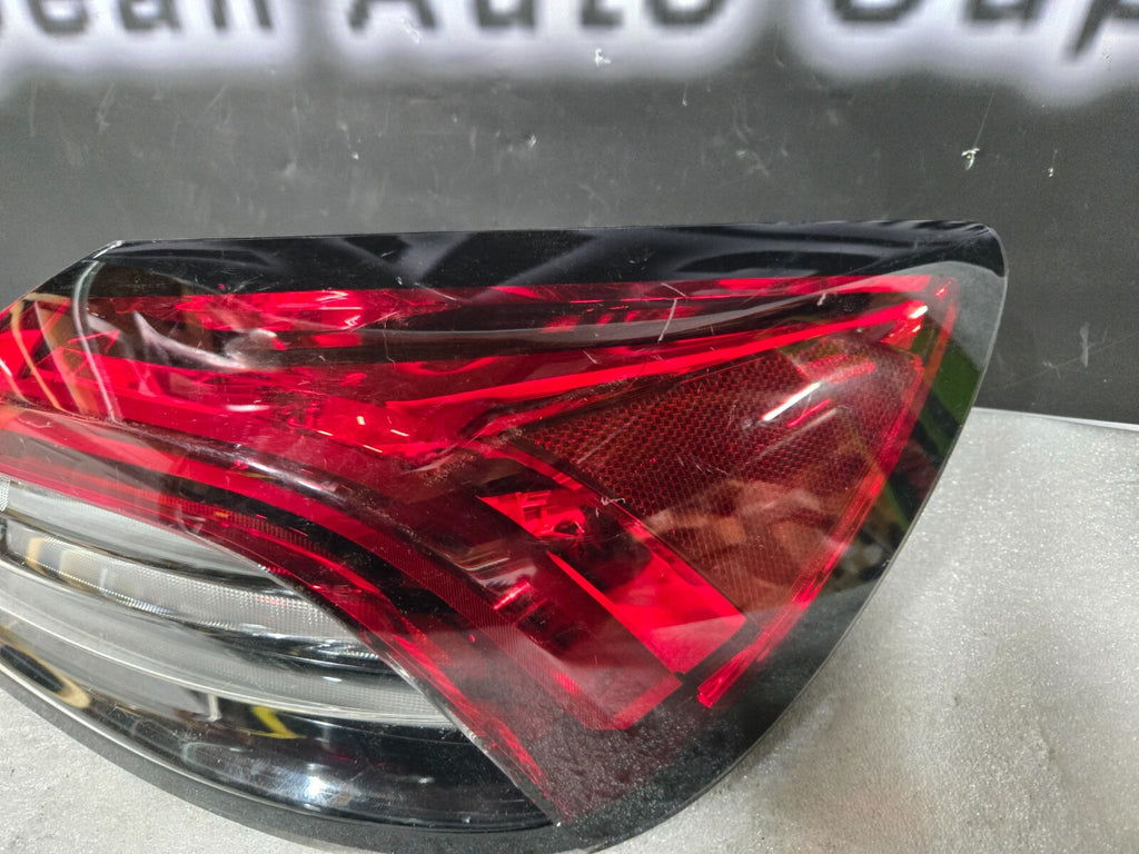 2021 2022 Maserati Quattroporte M156 LED Tail Light Lamp Right RH 20210204 OEM